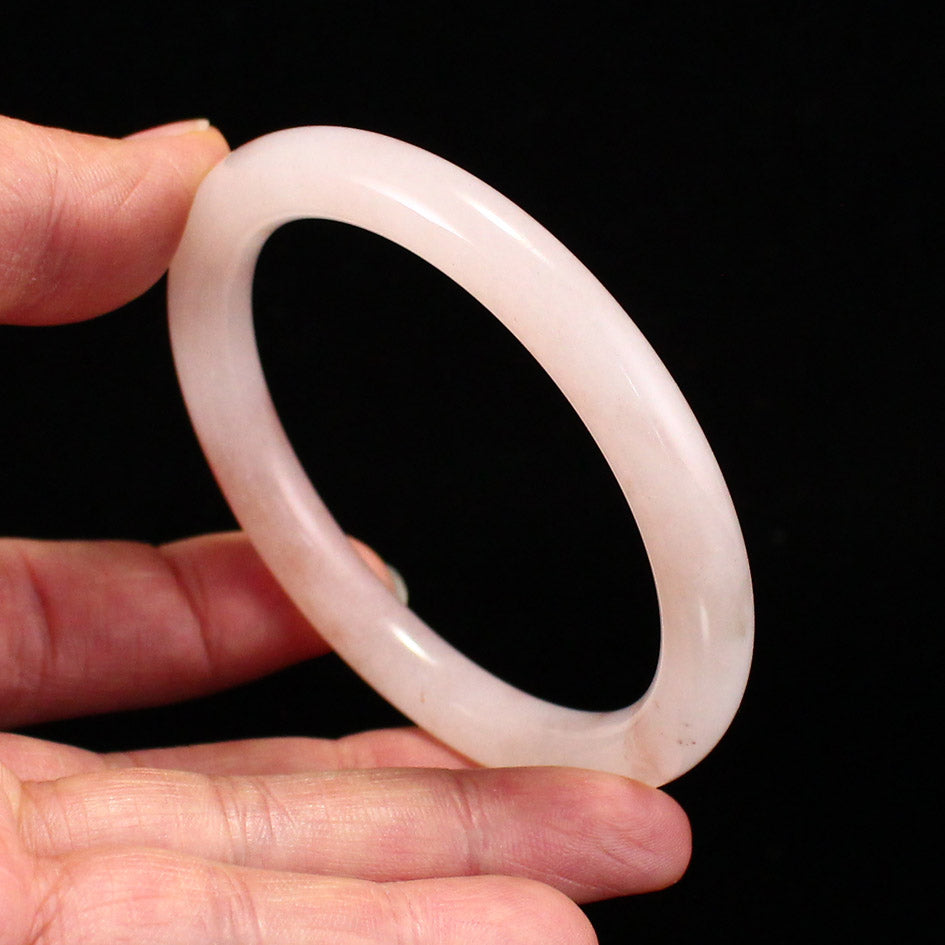 A1970 Inside Diameter 56 MM Natural Quartzite Pink Taohuayu Bracelet