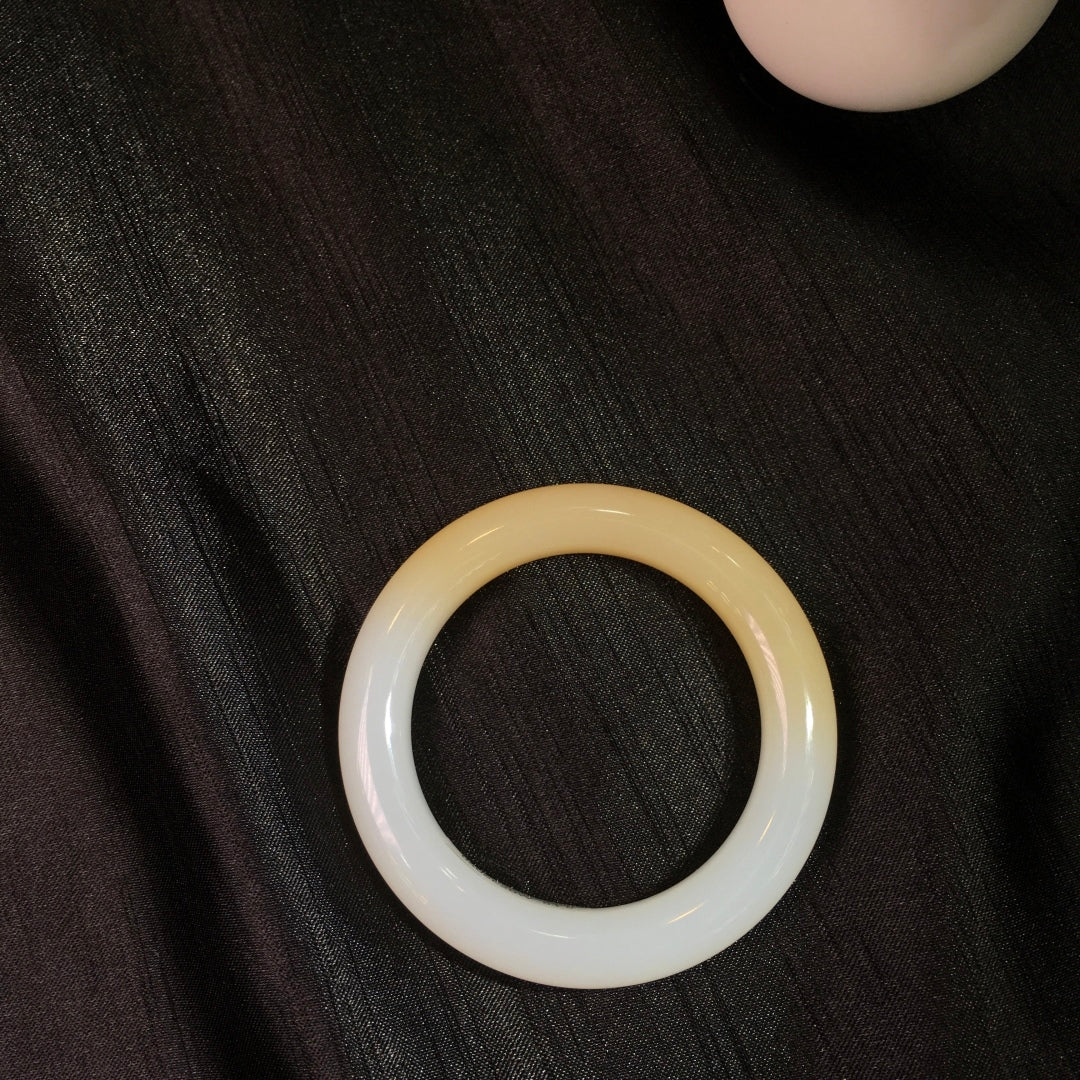 A1977 Inside Diameter 54.5 MM Superb Chinese Sugar & White Hetian Jade Bracelet
