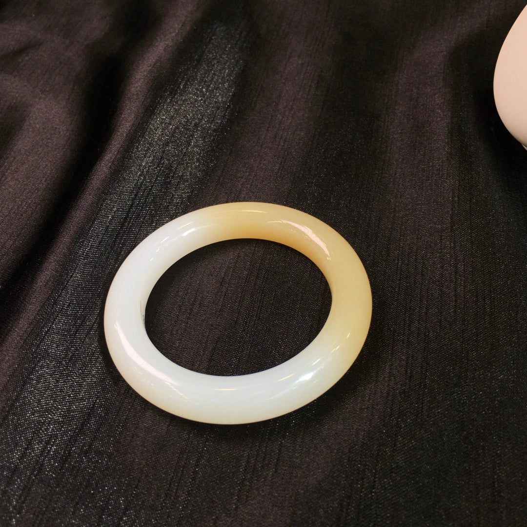 A1977 Inside Diameter 54.5 MM Superb Chinese Sugar & White Hetian Jade Bracelet