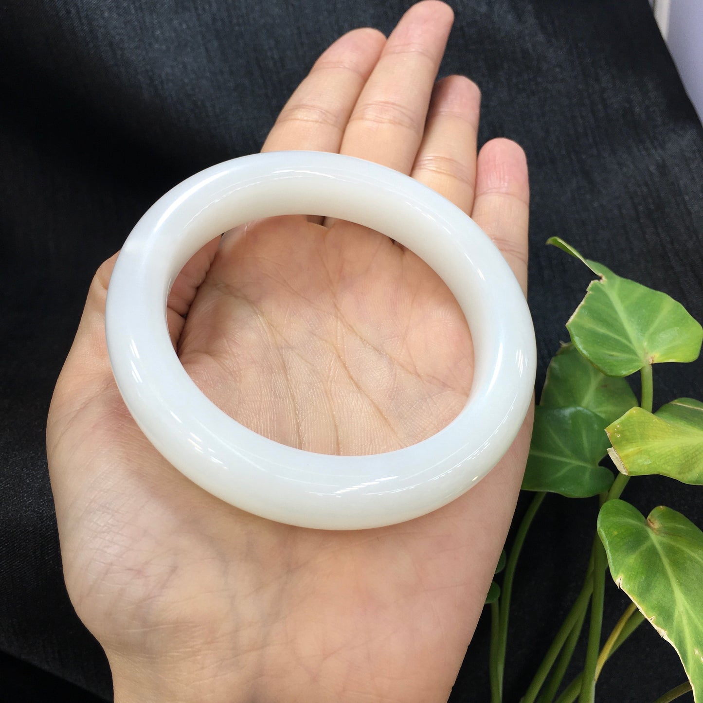 A1979 Inside Diameter 57 MM Superb Chinese White Hetian Jade Bracelet
