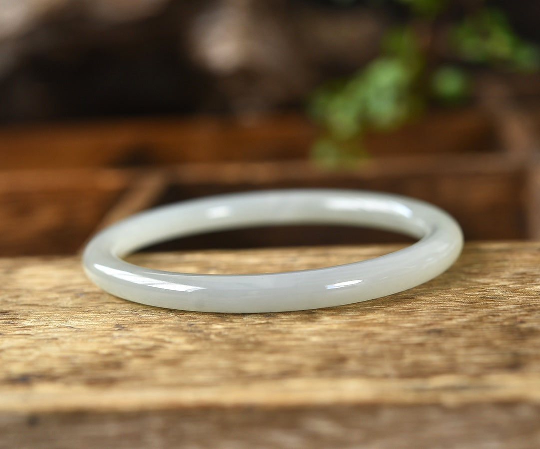 A1989 Inside Diameter 59 MM Superb Chinese Hetian Jade Bracelet