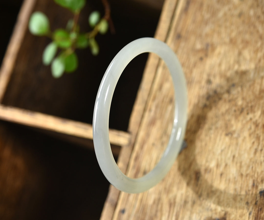 A1989 Inside Diameter 59 MM Superb Chinese Hetian Jade Bracelet