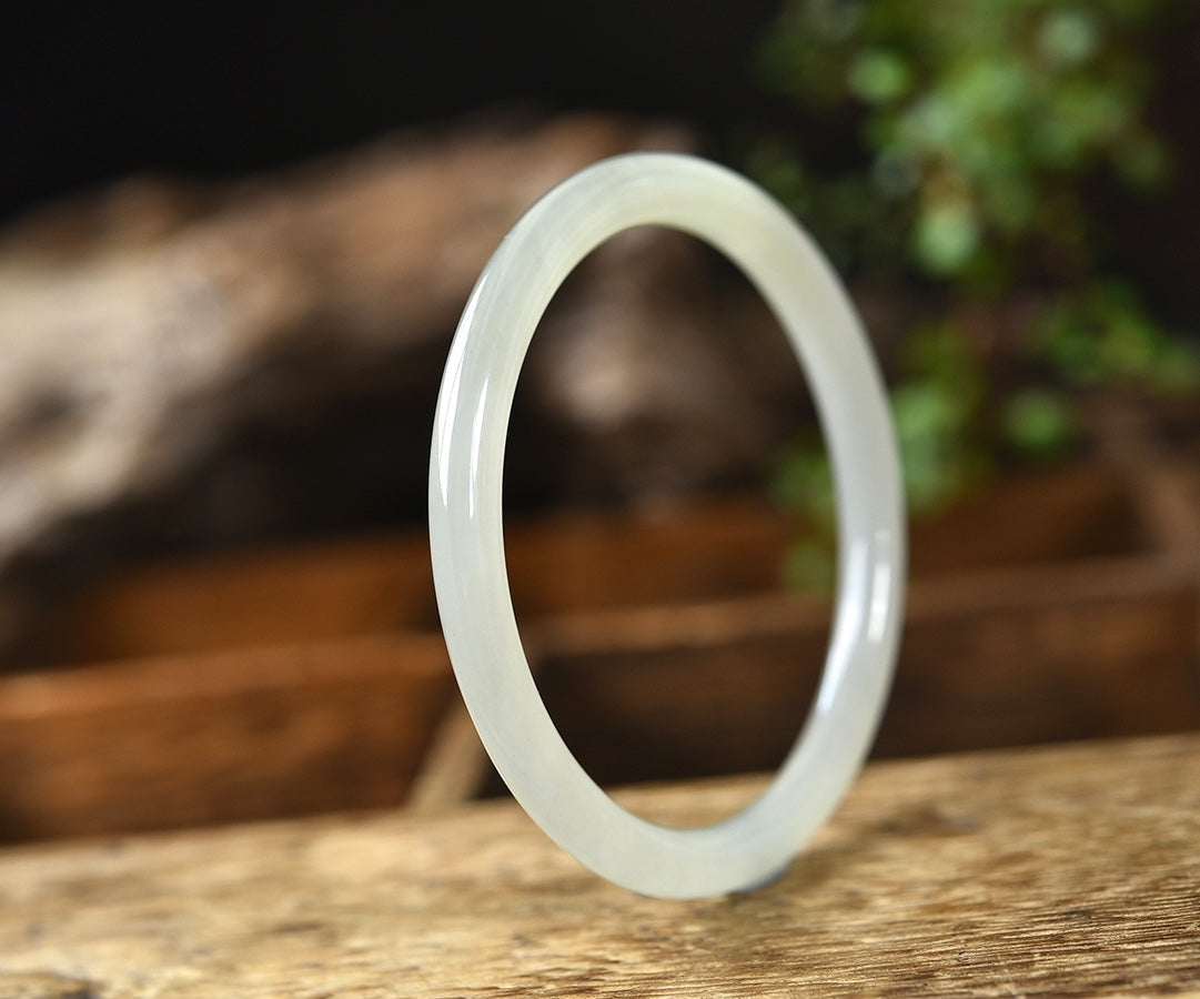 A1989 Inside Diameter 59 MM Superb Chinese Hetian Jade Bracelet