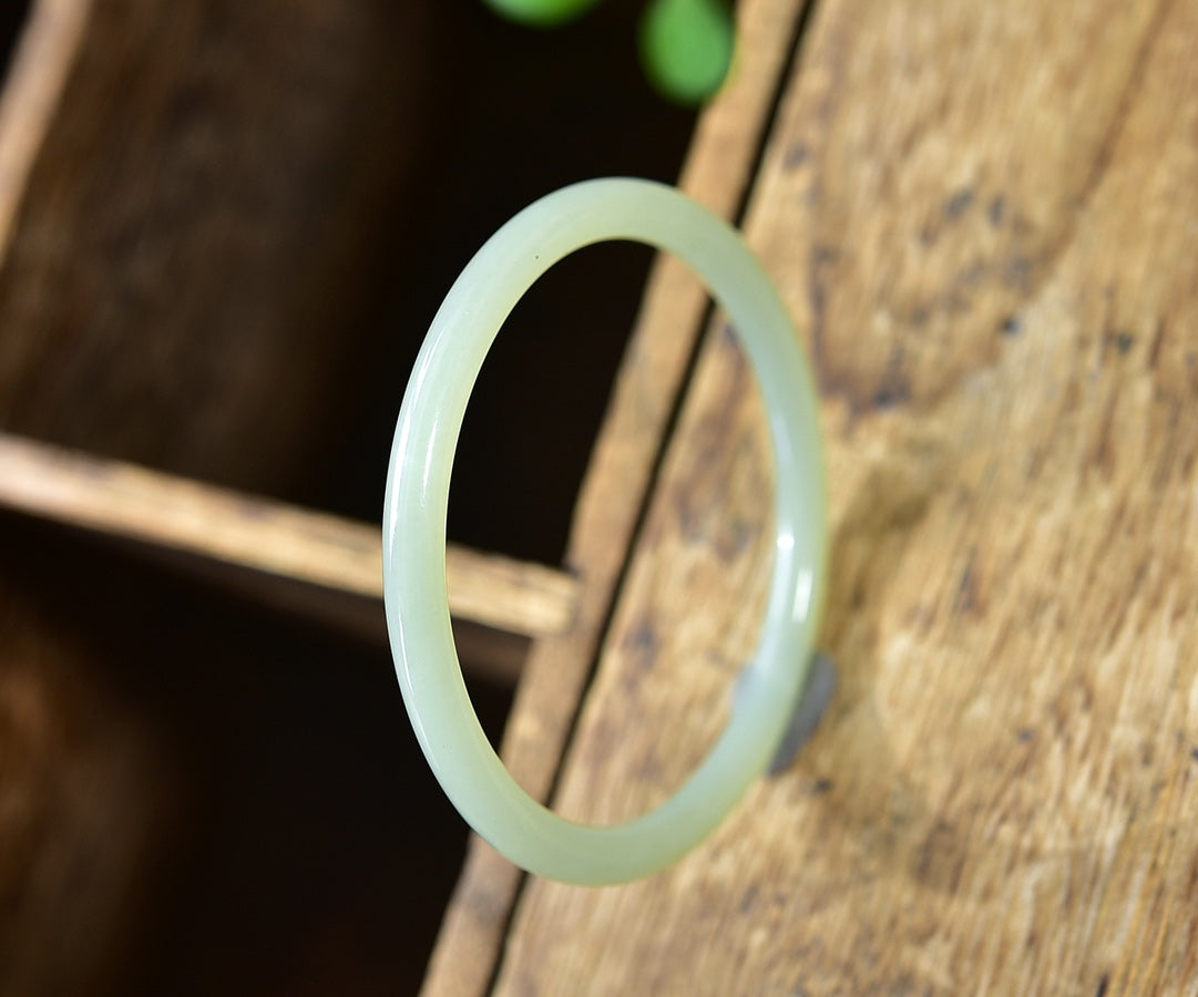 A1992 Inside Diameter 57.6 MM Superb Chinese Hetian Jade Bracelet