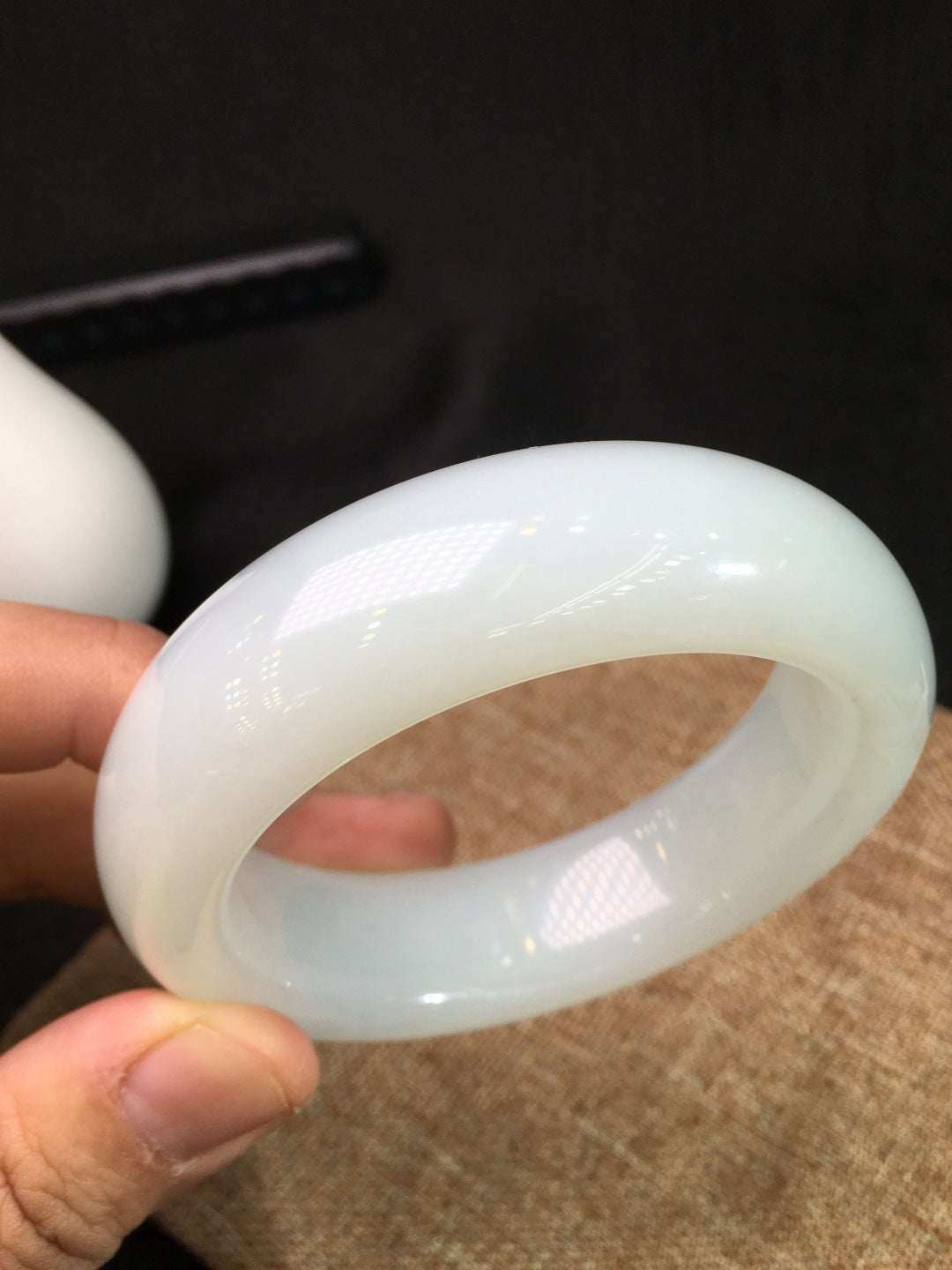 A2004 Inside Diameter 56.5 MM Exquisite Chinese White Hetian Jade Bracelet
