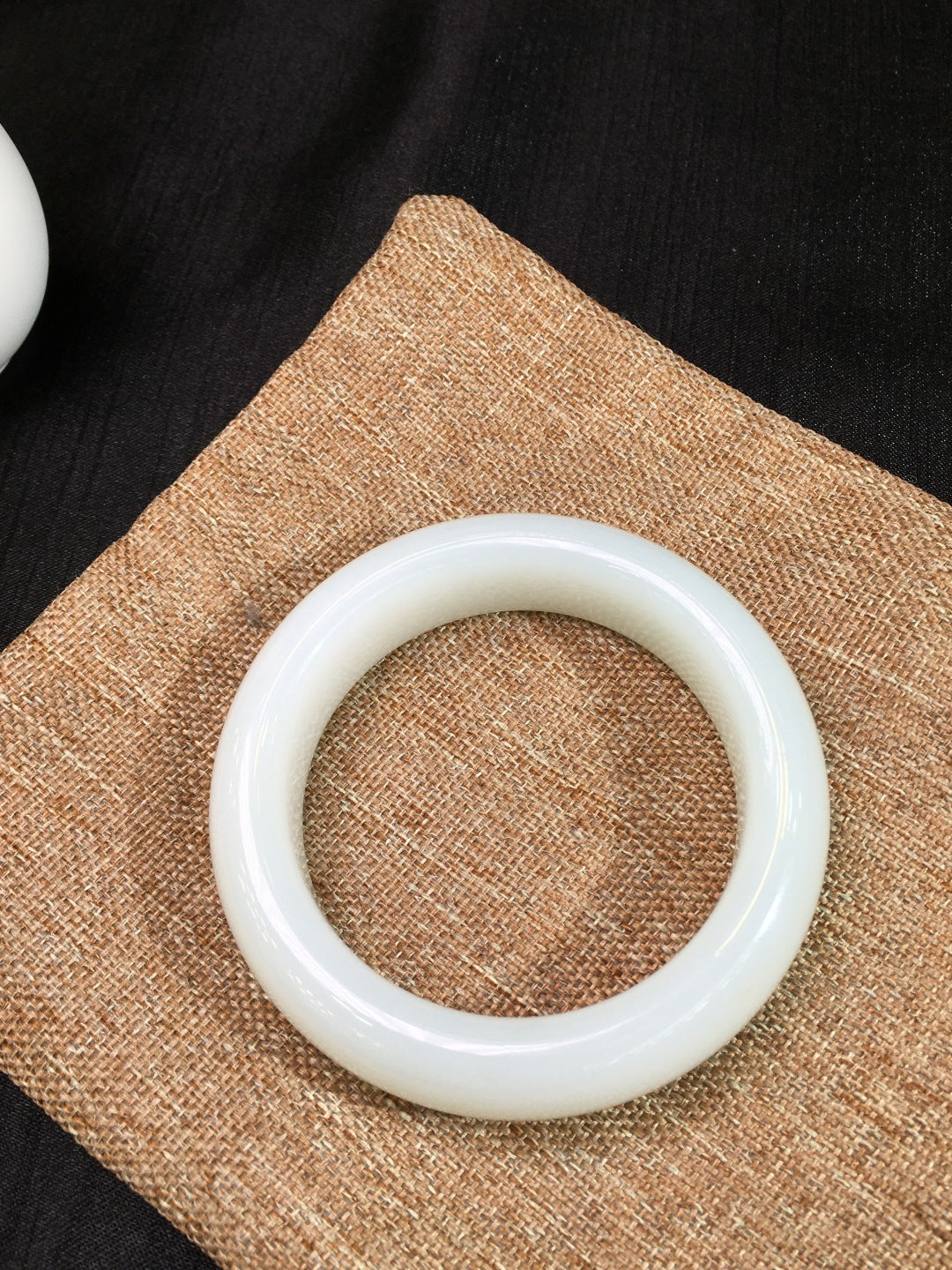 A2004 Inside Diameter 56.5 MM Exquisite Chinese White Hetian Jade Bracelet