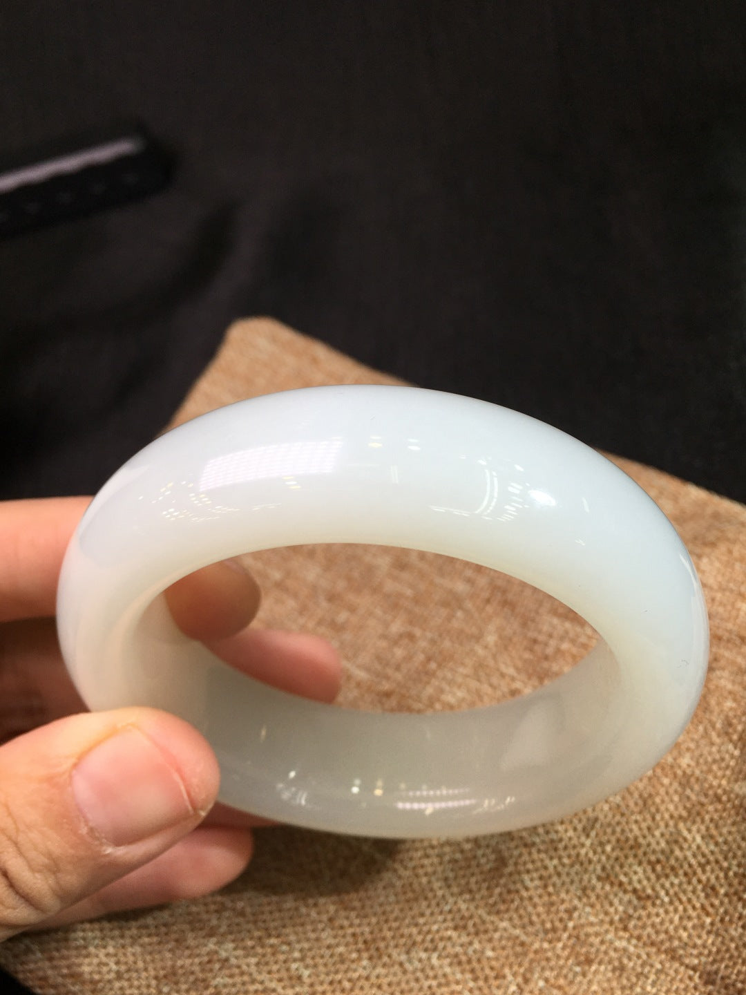 A2004 Inside Diameter 56.5 MM Exquisite Chinese White Hetian Jade Bracelet