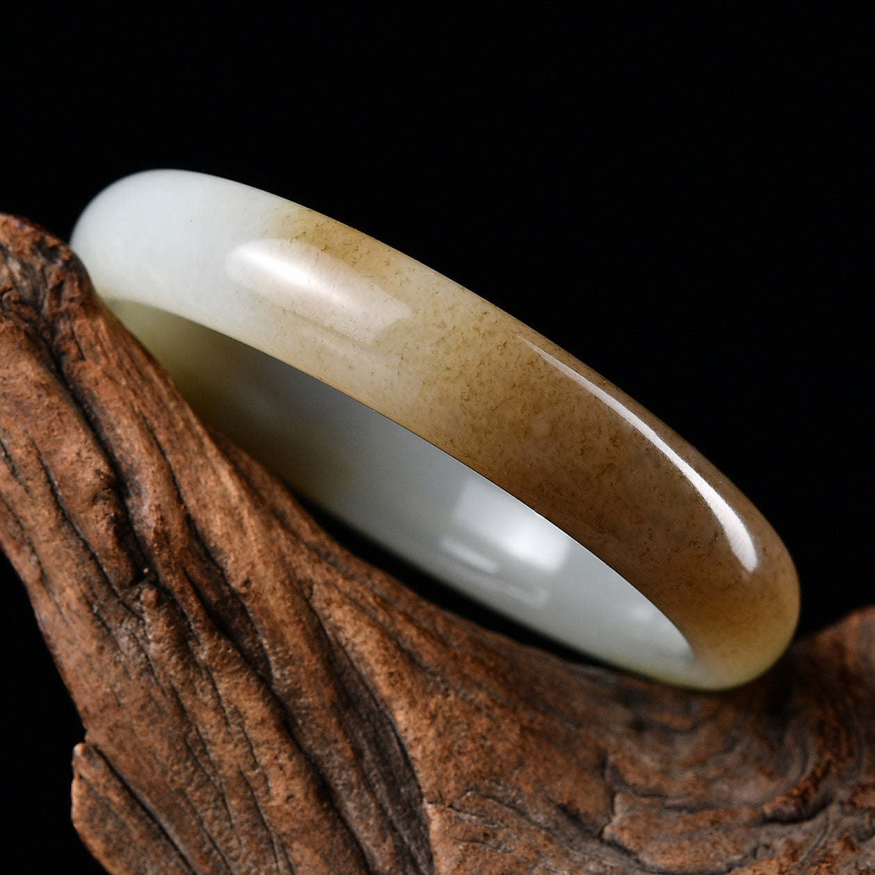 A2010 Inside Diameter 56.5 MM Chinese Sugar White Hetian Jade Bracelet