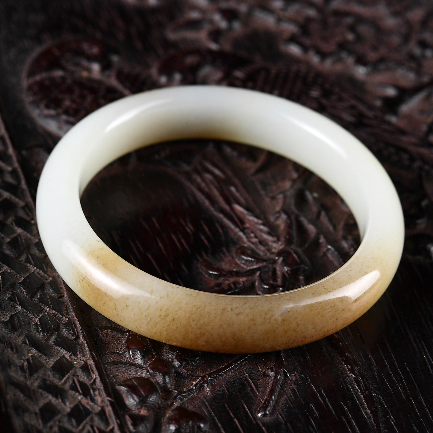 A2010 Inside Diameter 56.5 MM Chinese Sugar White Hetian Jade Bracelet
