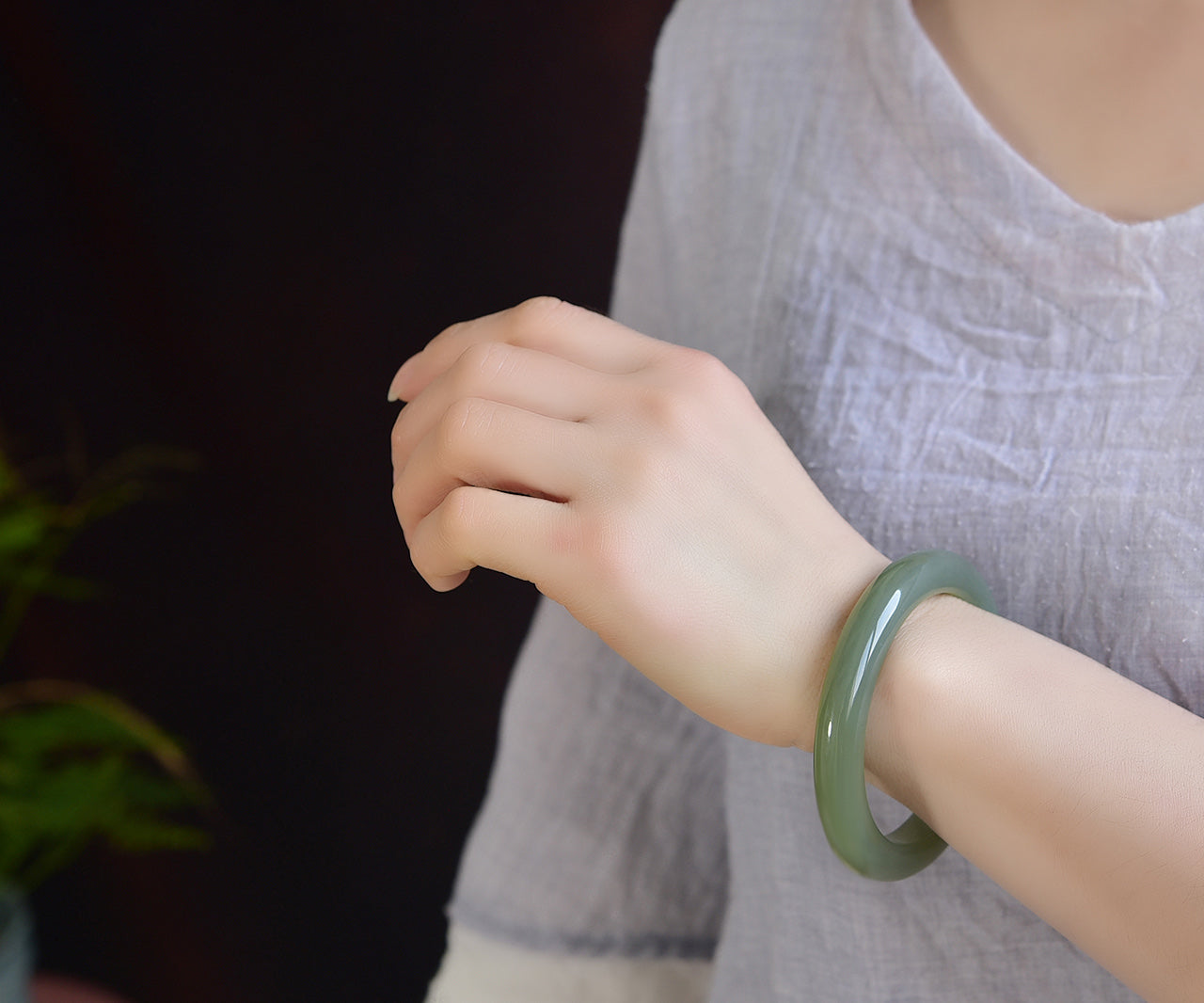 A2011 Inside Diameter 59 MM Chinese Gao Bingqing Hetian Jade Bracelet