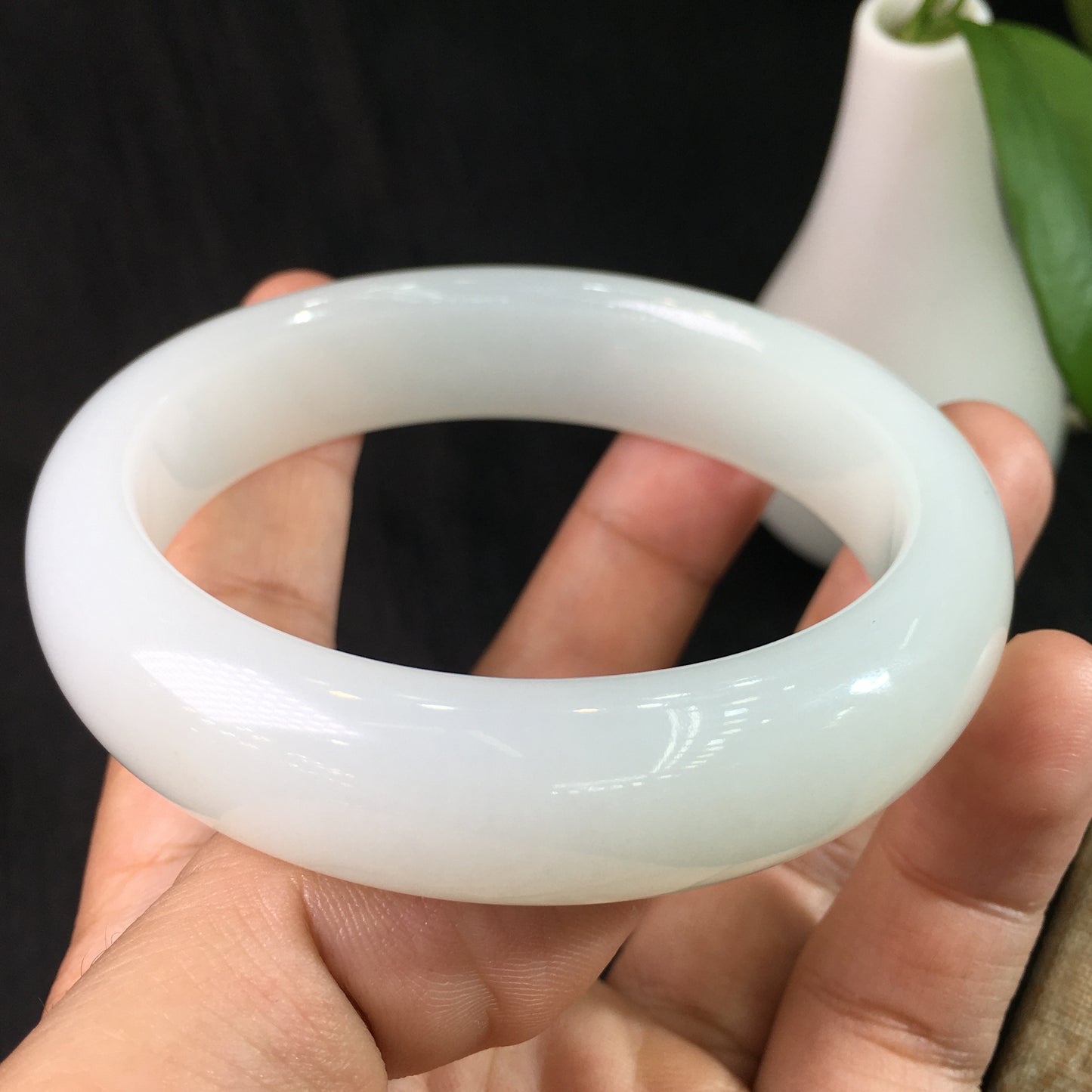 A2014 Inside Diameter 60.5 MM Chinese White Hetian Jade Bracelet
