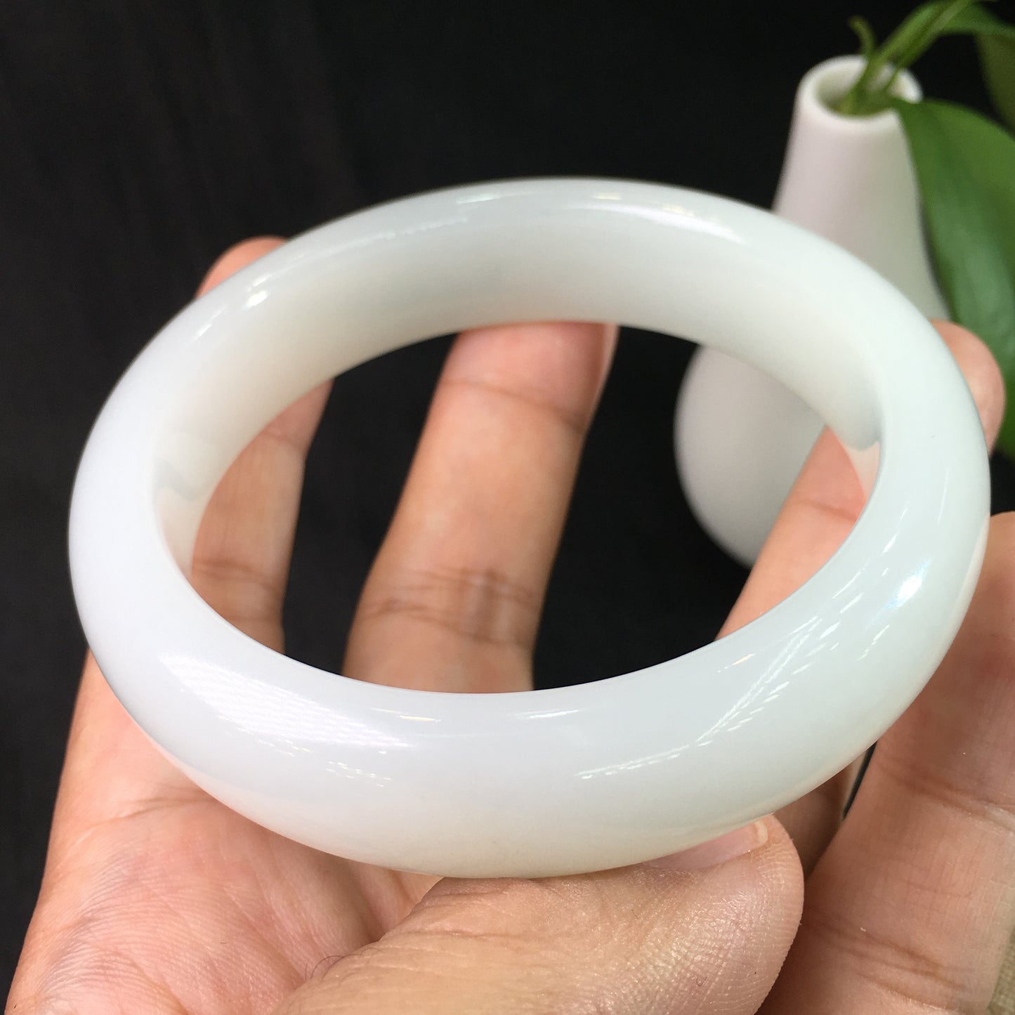 A2014 Inside Diameter 60.5 MM Chinese White Hetian Jade Bracelet