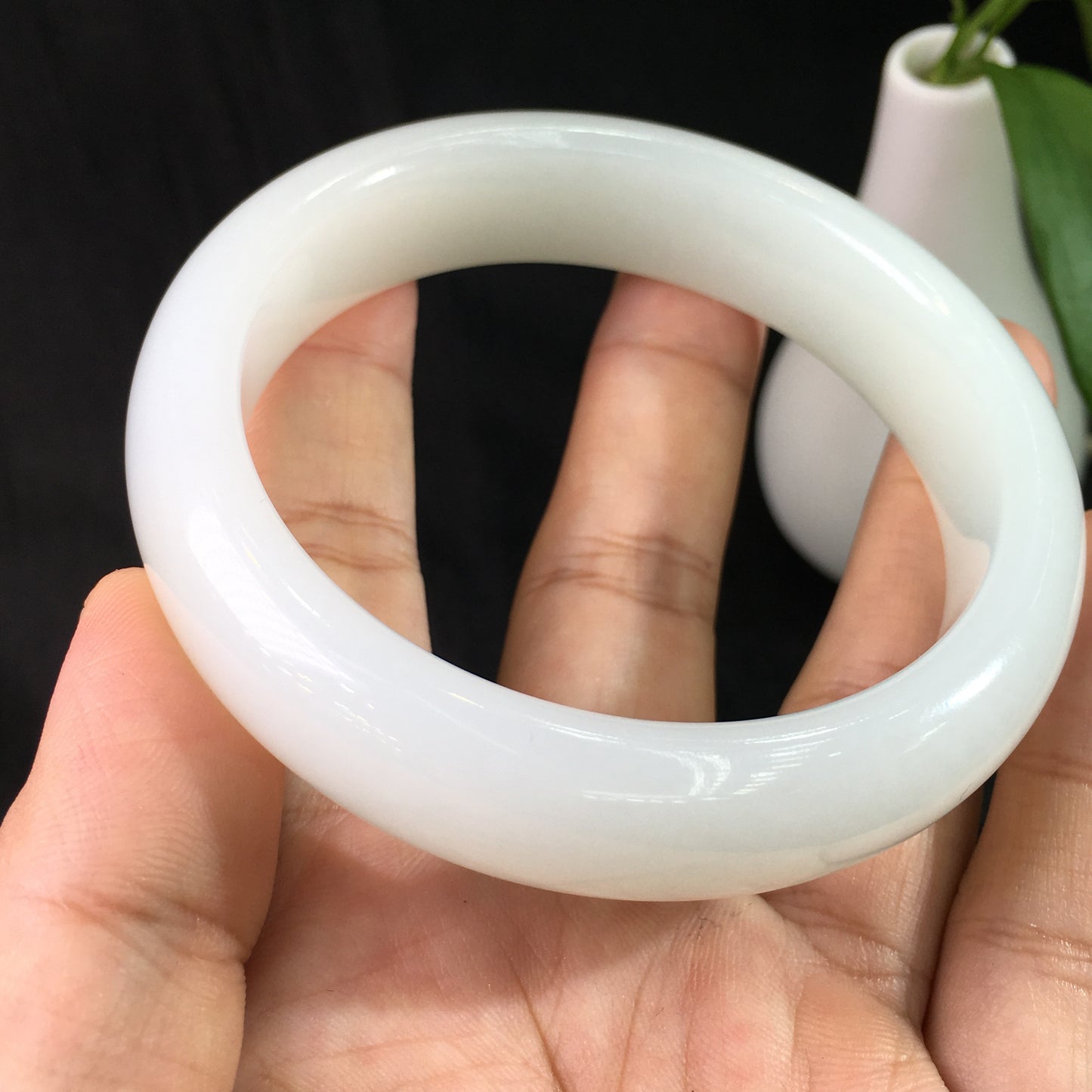 A2014 Inside Diameter 60.5 MM Chinese White Hetian Jade Bracelet