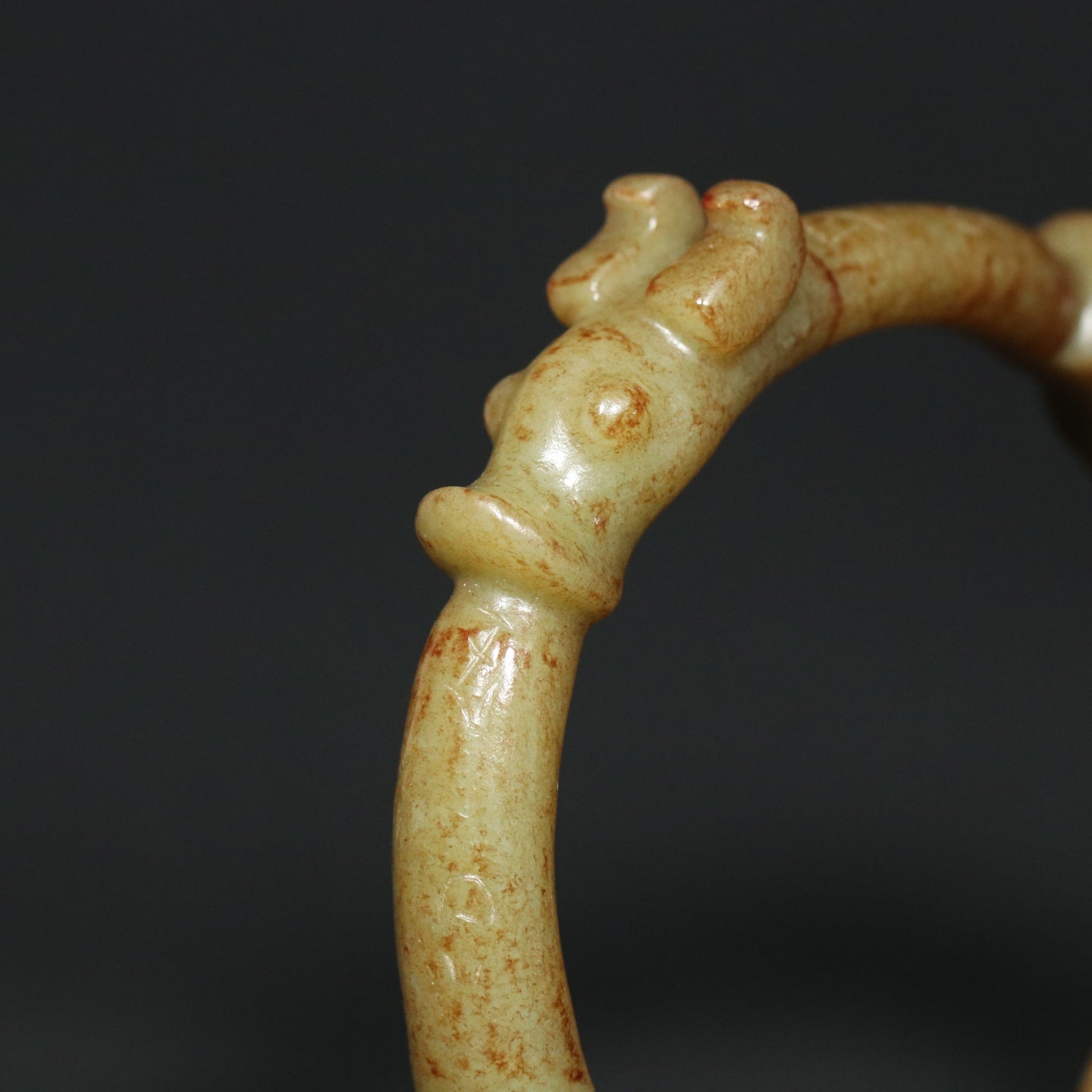 A2017 Inside Diameter 78 MM Vintage Chinese Hetian Jade Carved Dragon Head Arm Bracelet
