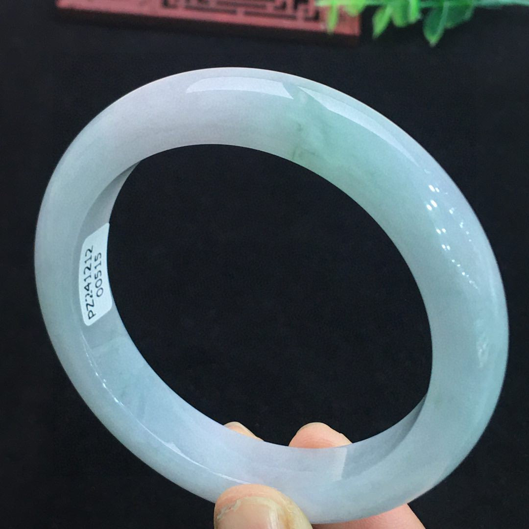 A2025 Inside Diameter 58 MM Beautiful Natural Jadeite Bracelet