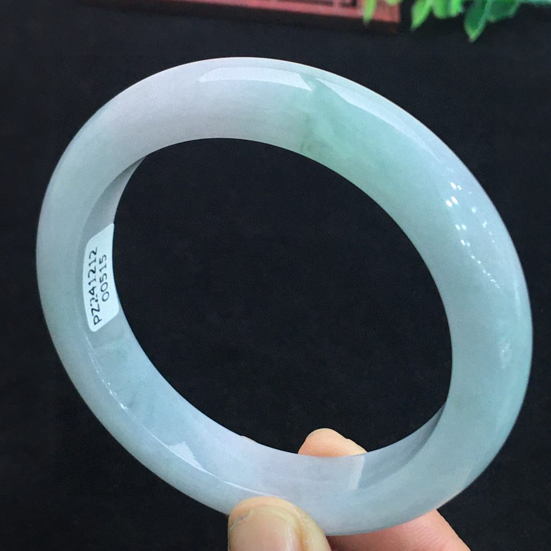 A2025 Inside Diameter 58 MM Beautiful Natural Jadeite Bracelet