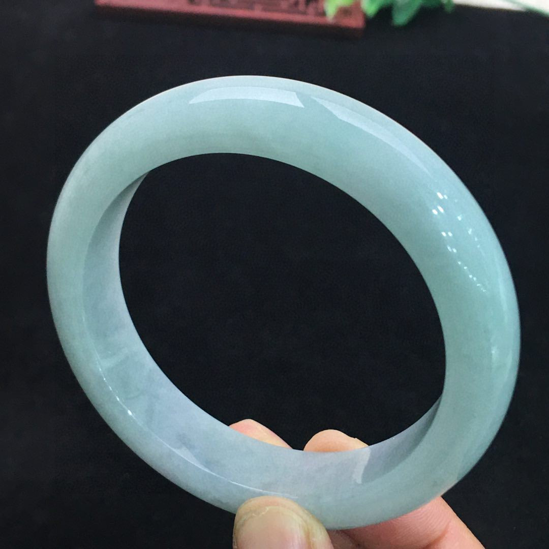 A2026 Inside Diameter 58 MM Beautiful Natural Jadeite Bracelet