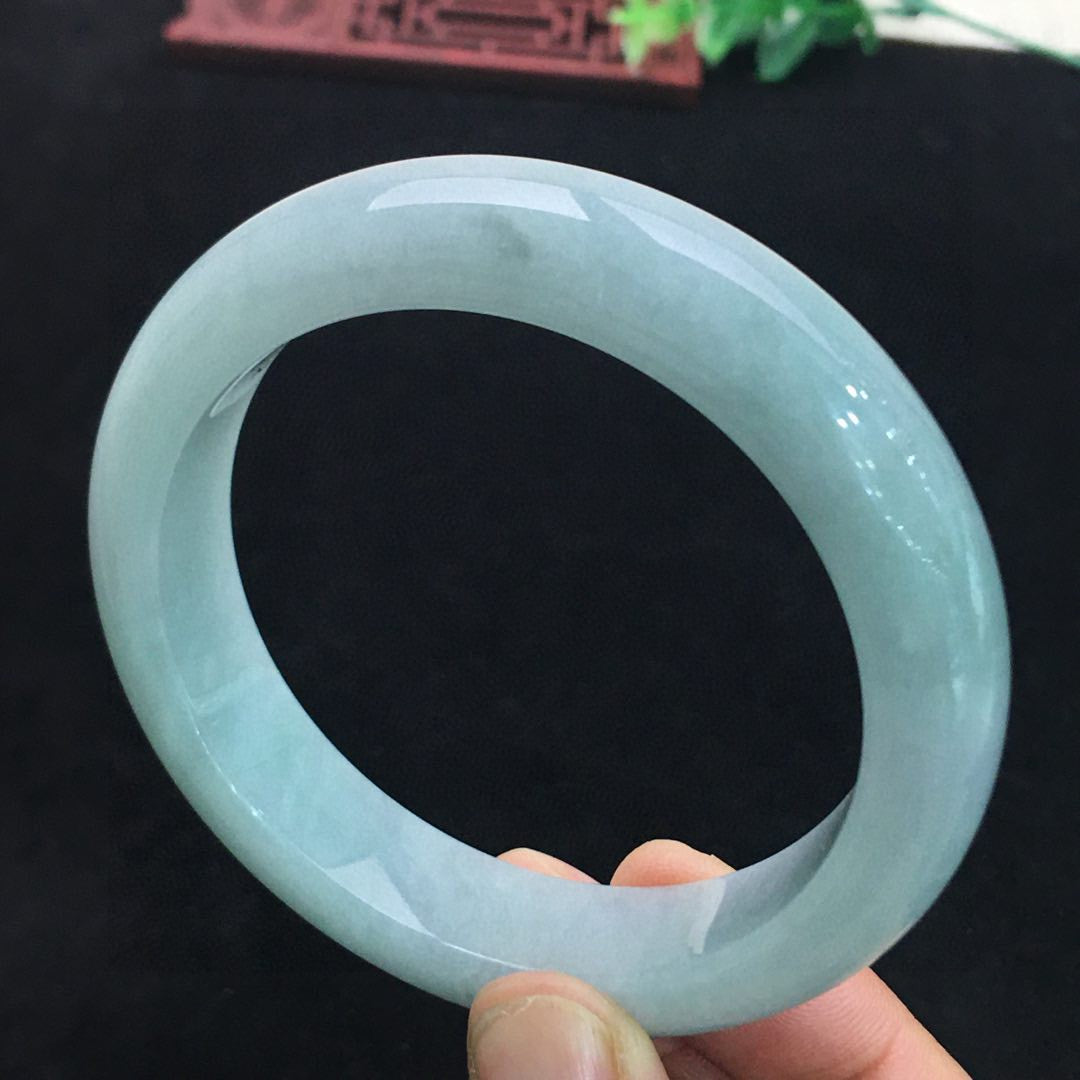 A2026 Inside Diameter 58 MM Beautiful Natural Jadeite Bracelet