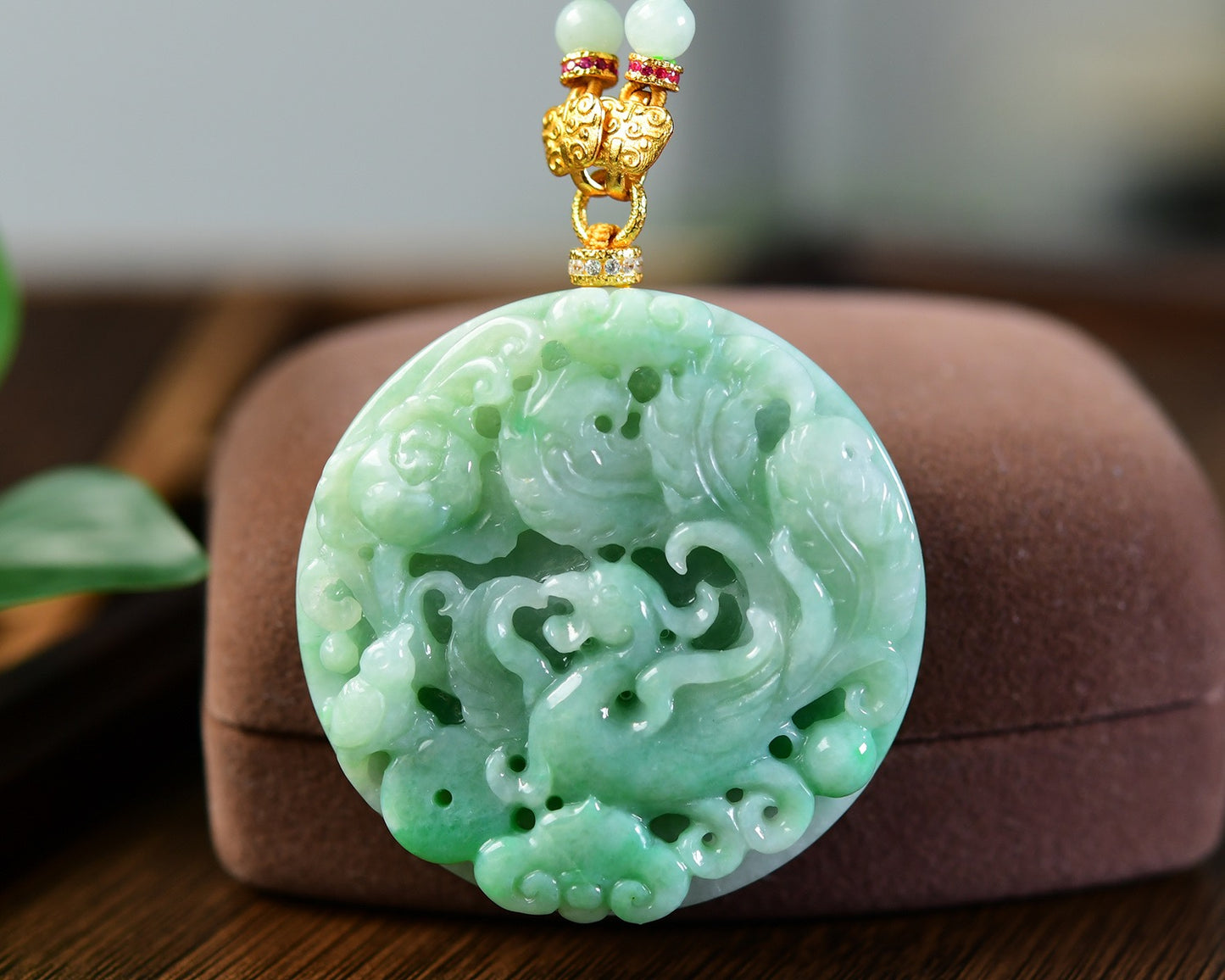 A2030 A Set Exquisite Natural Jadeite Hand Carved Fortune Dragon Pendant & Jadeite Phoenix Bracelet