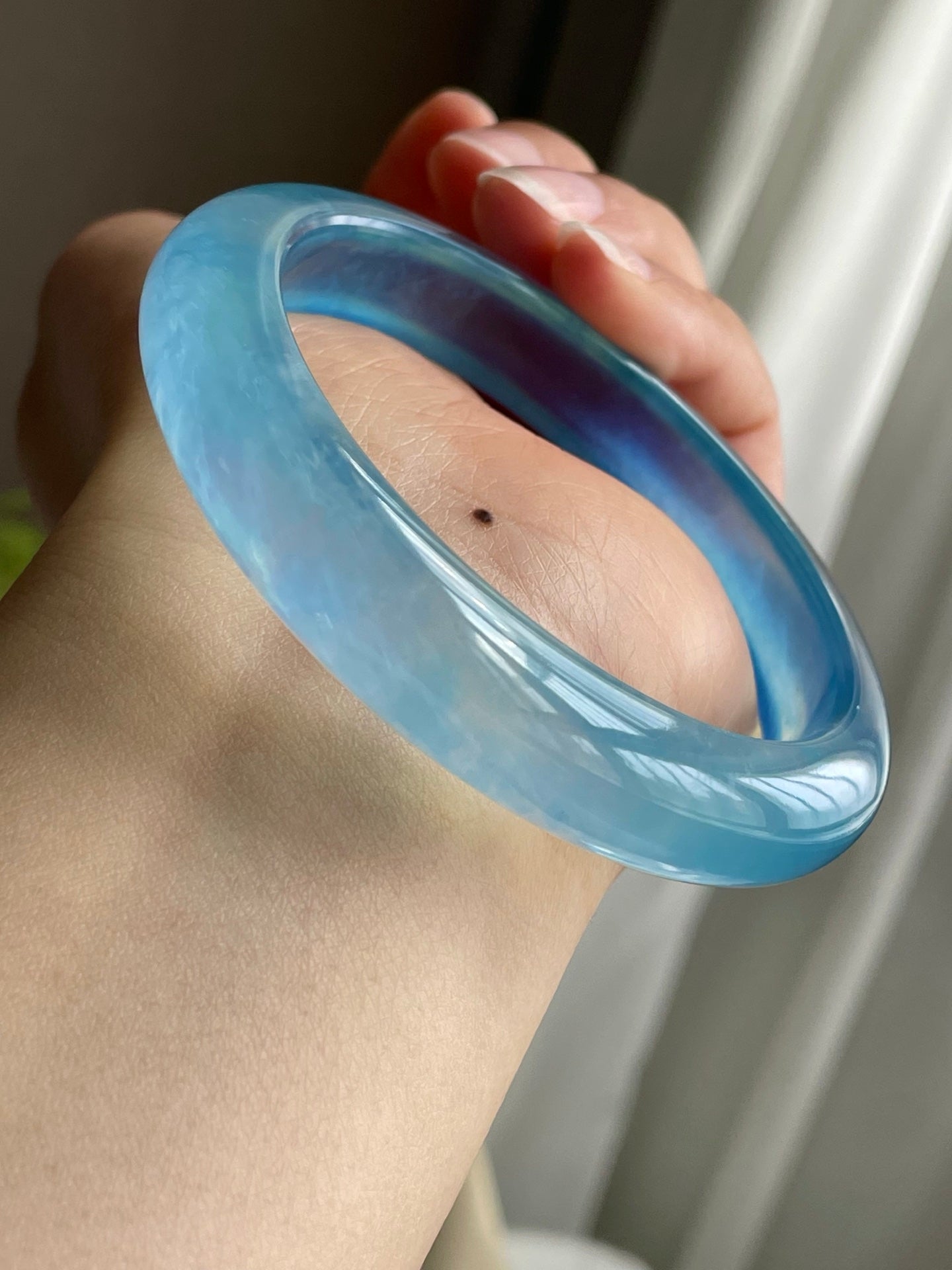 A2038 Inside Diameter 58.5 MM Beautiful Aquamarine Bracelet