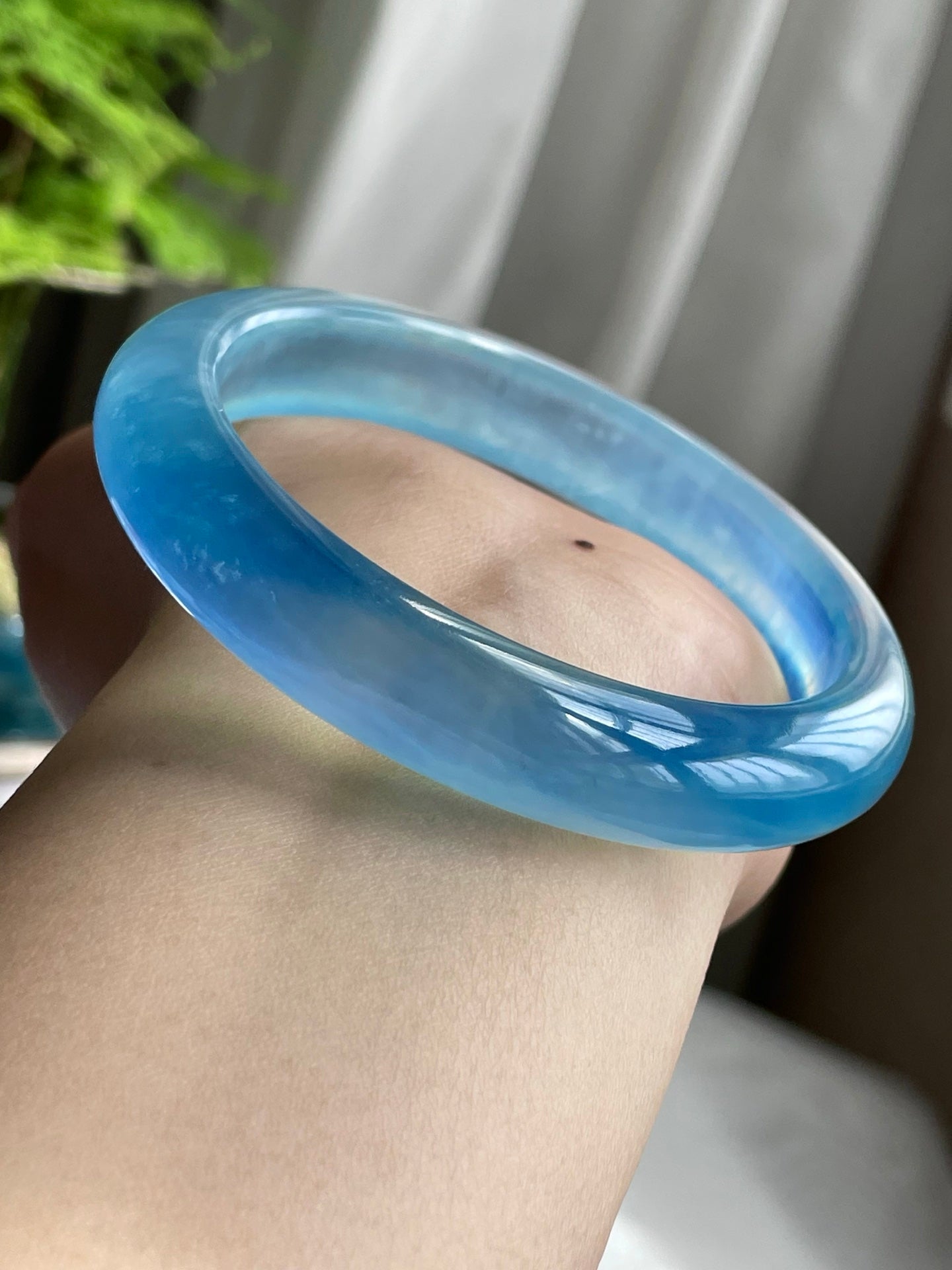 A2038 Inside Diameter 58.5 MM Beautiful Aquamarine Bracelet