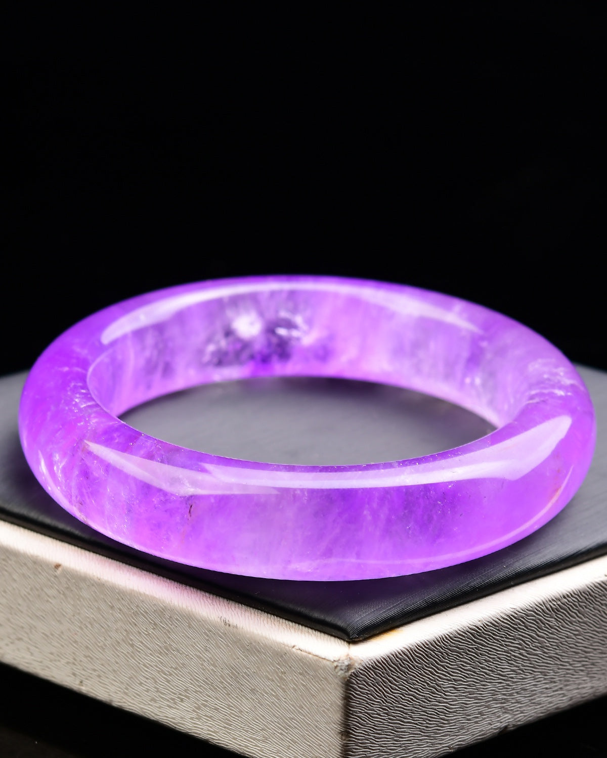 A2042 Inside Diameter 56 MM Exquisite Amethyst Bracelet