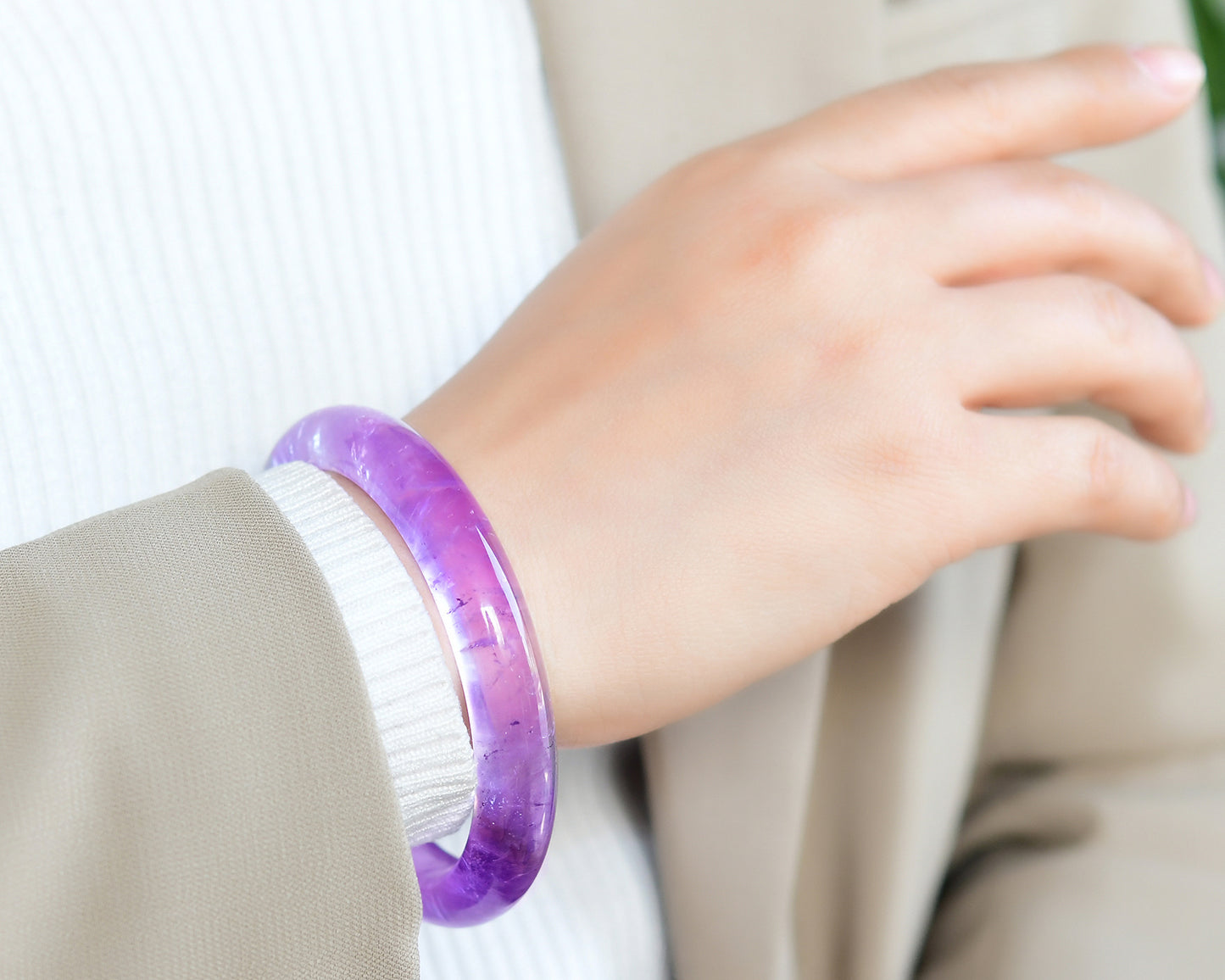 A2043 Inside Diameter 61.5 MM Exquisite Amethyst Bracelet