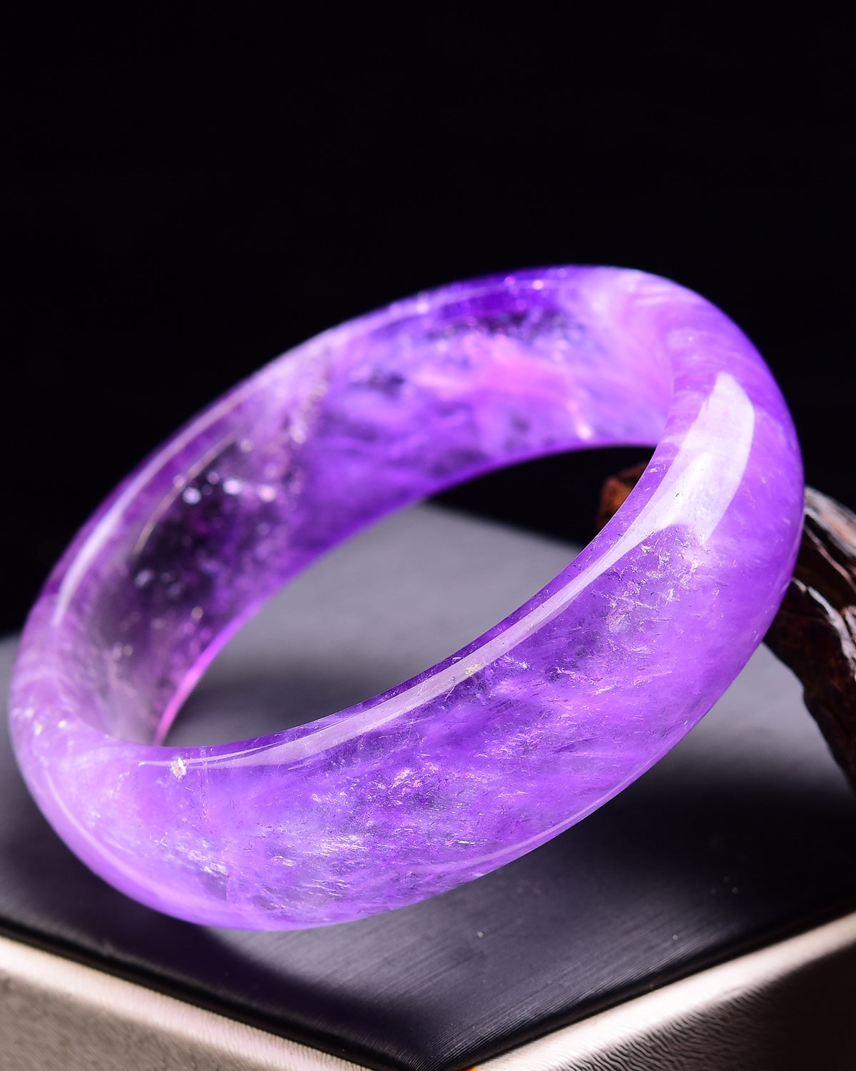 A2047 Inside Diameter 59 MM Exquisite Amethyst Bracelet