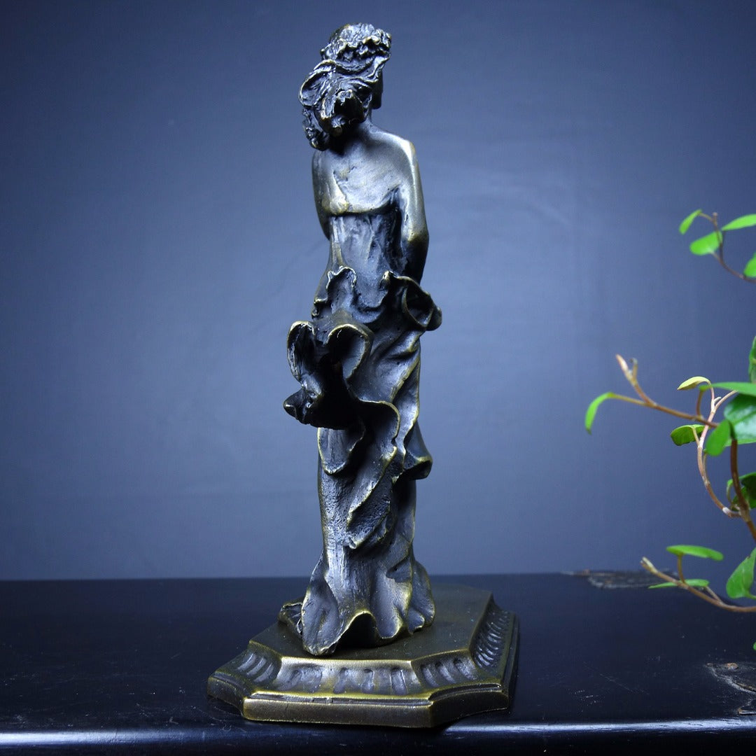A2091 Vintage Bronze Beautiful Woman Mechanical Clock
