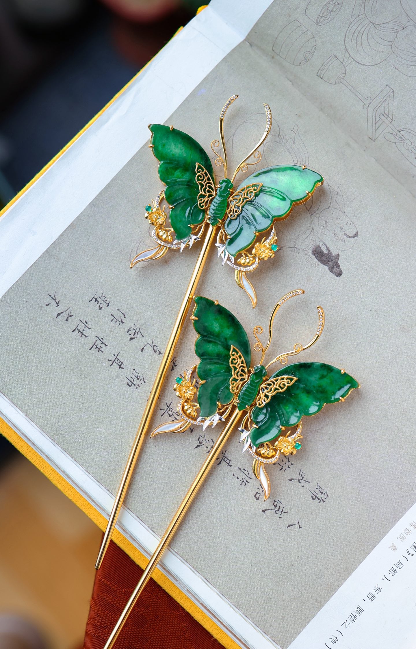 A2126 Exquisite Silver Plated Gilt Gold Inlay Jadeite Butterfly Hairpin