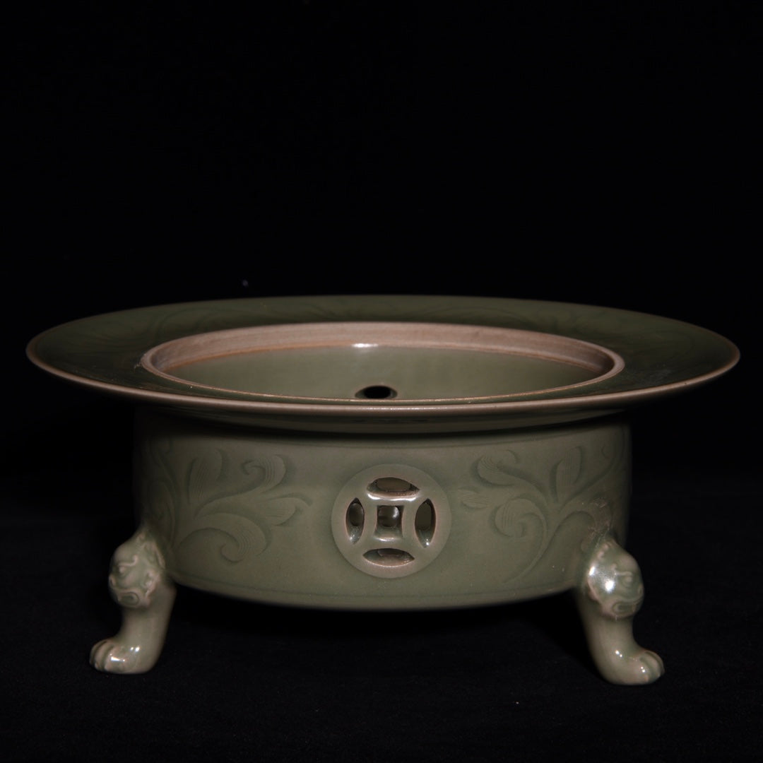 A2136 Chinese Yue Kiln Fortune Beast Incense Burner