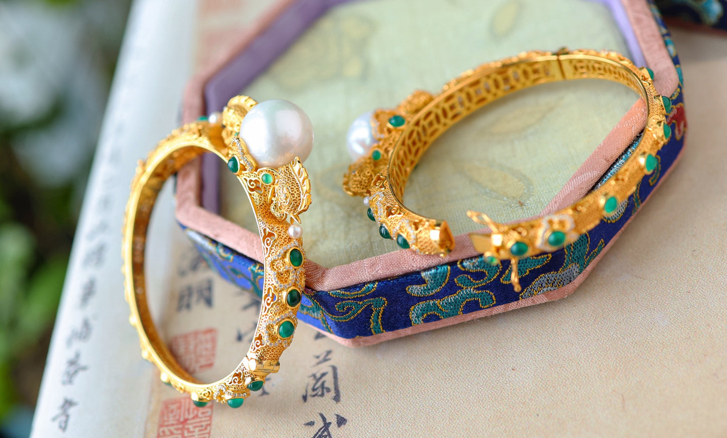 A2170 Beautiful Silver Plated Gilt Gold Inlay Pearl Bracelet