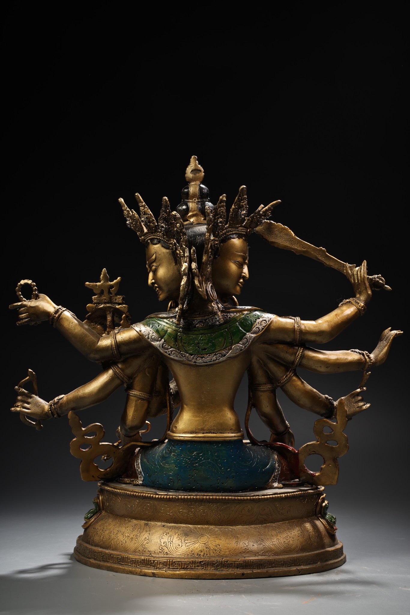 A2204 Tibetan Buddhism Colored Drawing Gilt Gold Copper Six Arm Kwan-yin Statue