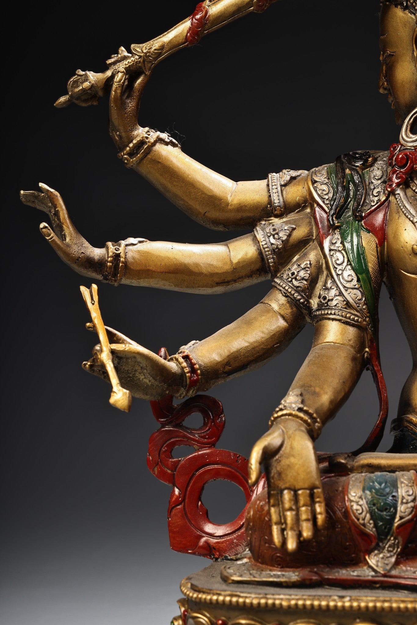 A2204 Tibetan Buddhism Colored Drawing Gilt Gold Copper Six Arm Kwan-yin Statue
