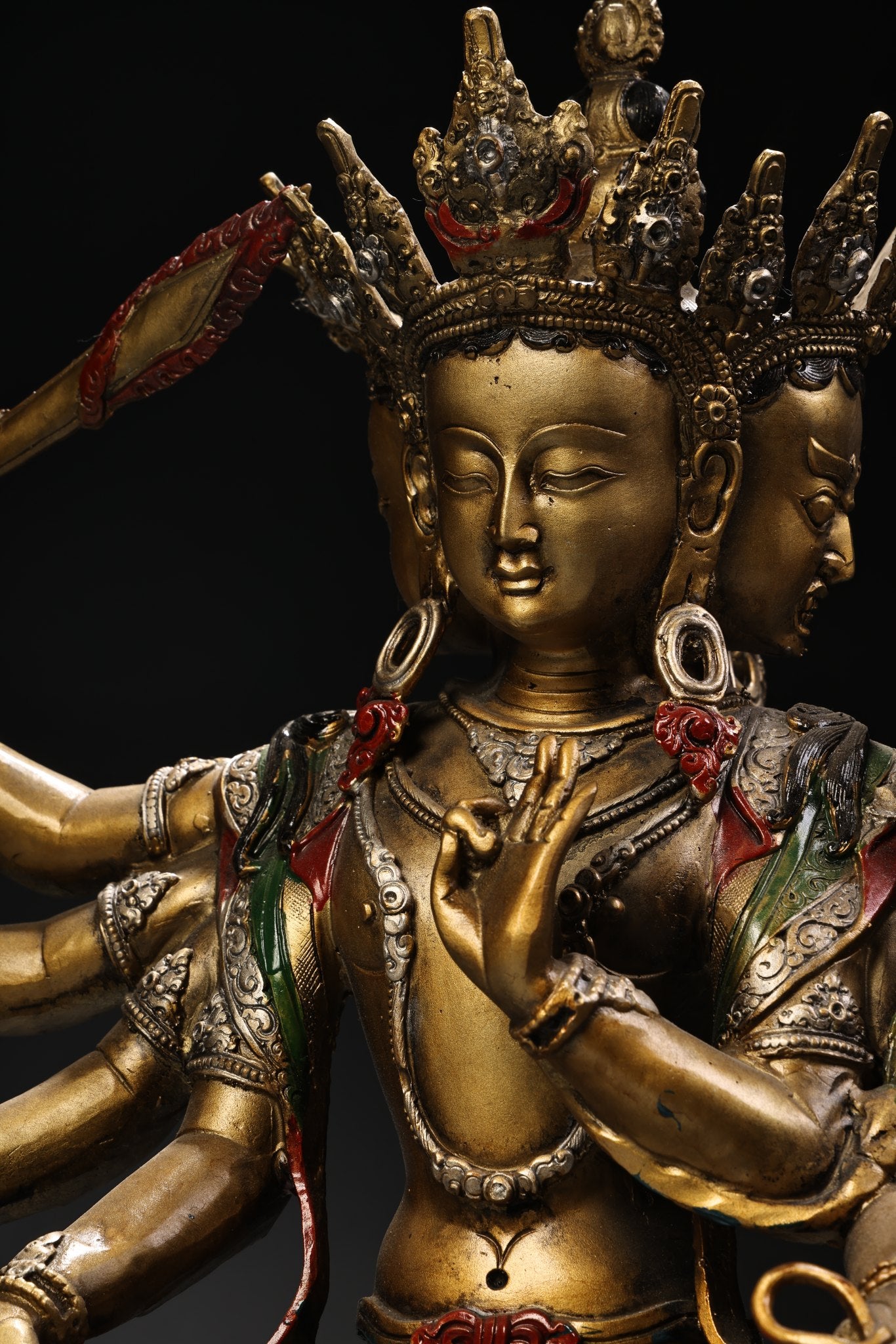 A2204 Tibetan Buddhism Colored Drawing Gilt Gold Copper Six Arm Kwan-yin Statue
