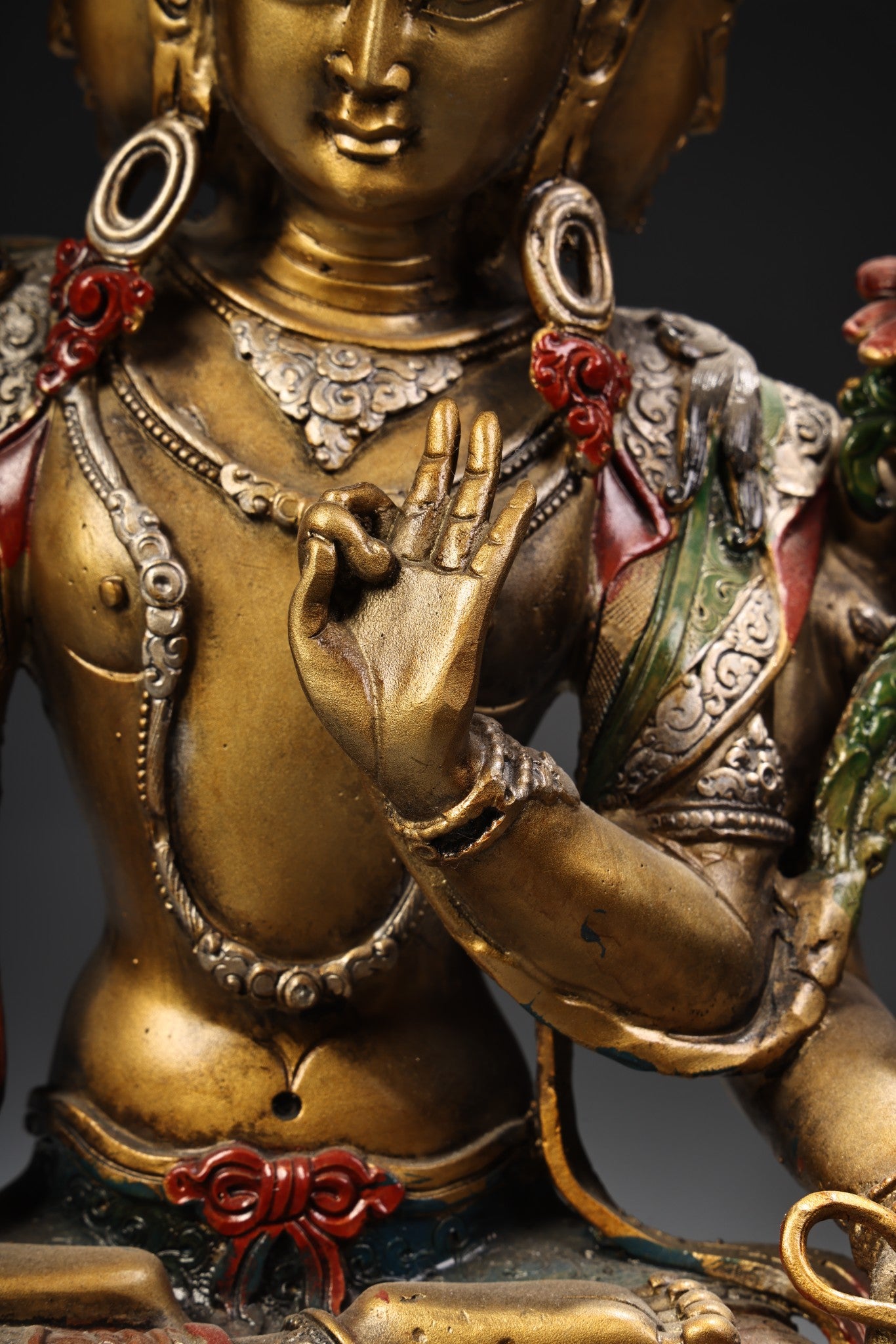 A2204 Tibetan Buddhism Colored Drawing Gilt Gold Copper Six Arm Kwan-yin Statue