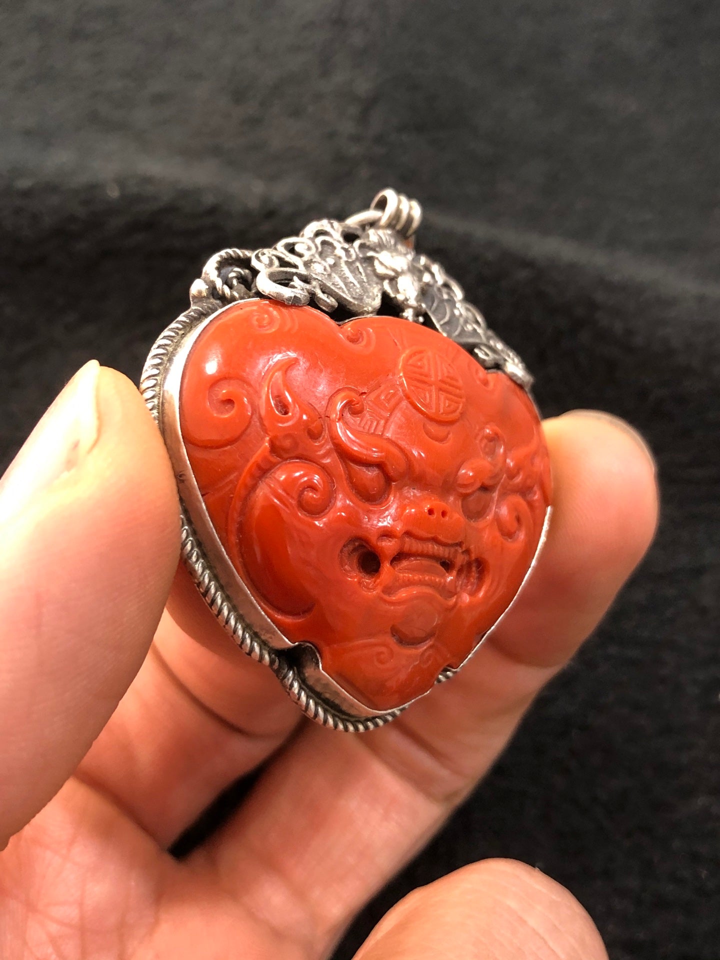 A2217 Chinese Pure Silver Inlay Nanhong Agate Carved Beast Face Pendant