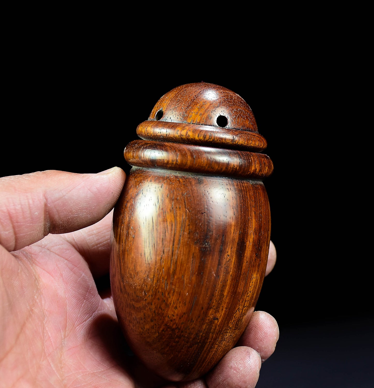 A2232 Vintage Chinese Huali Wood Cricket Pot