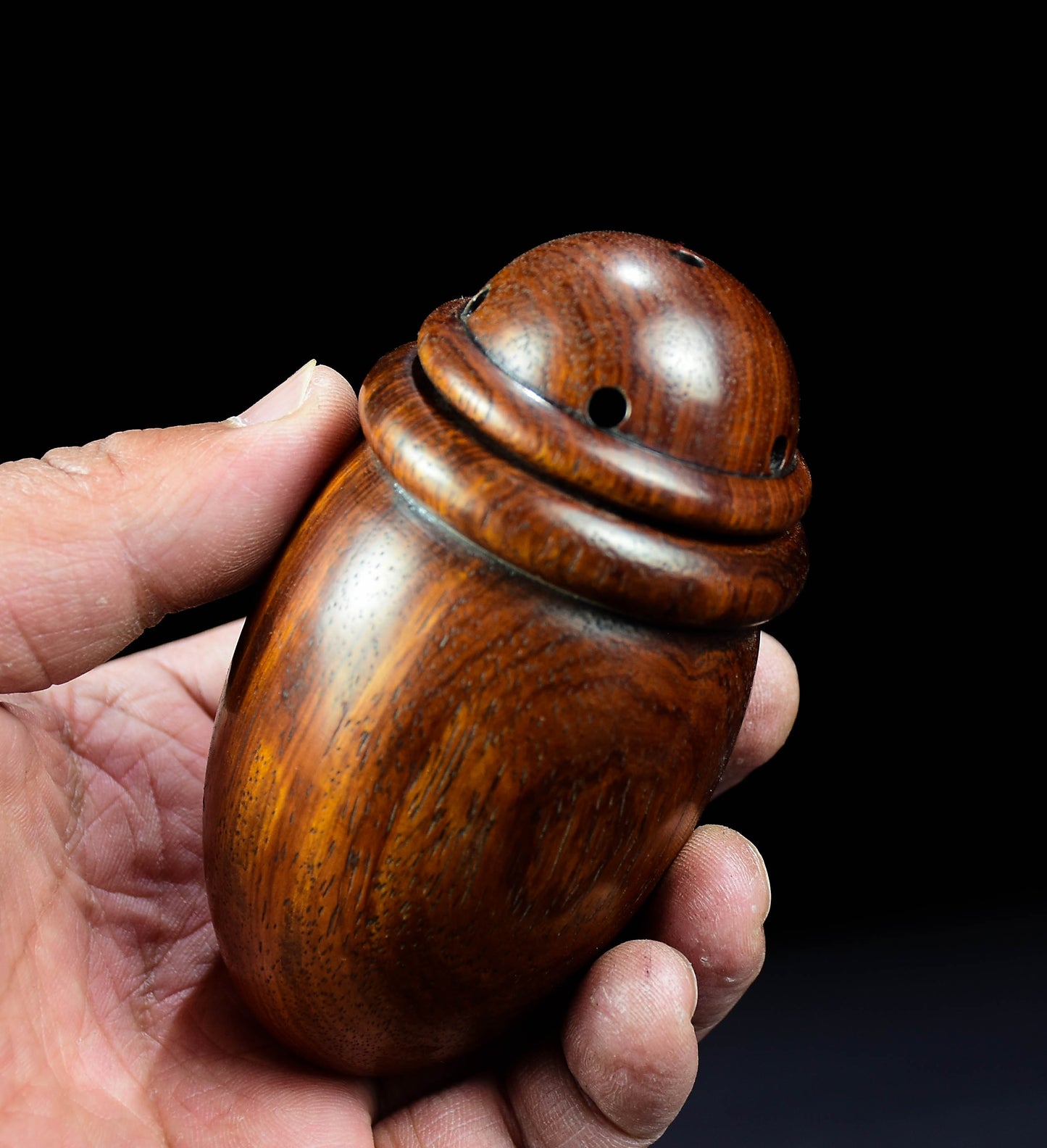 A2232 Vintage Chinese Huali Wood Cricket Pot