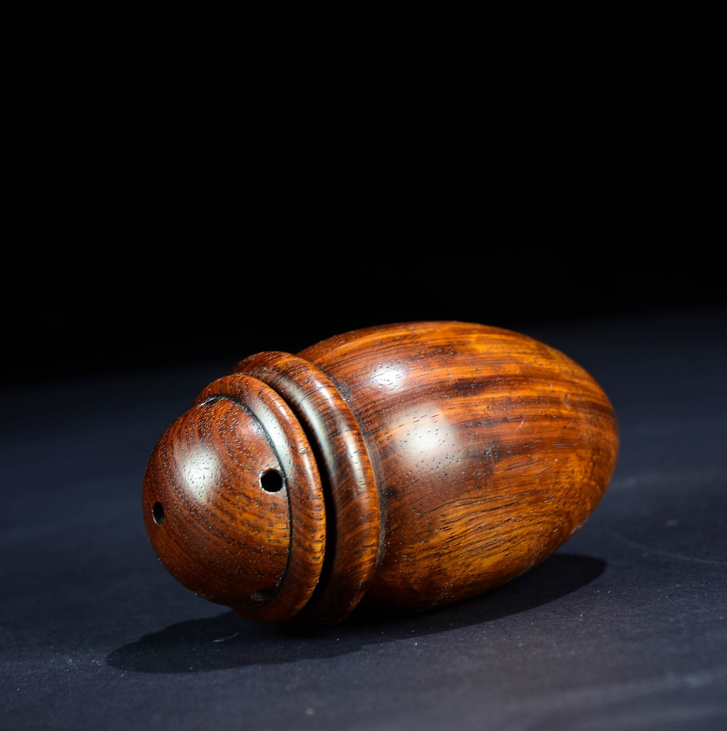 A2232 Vintage Chinese Huali Wood Cricket Pot