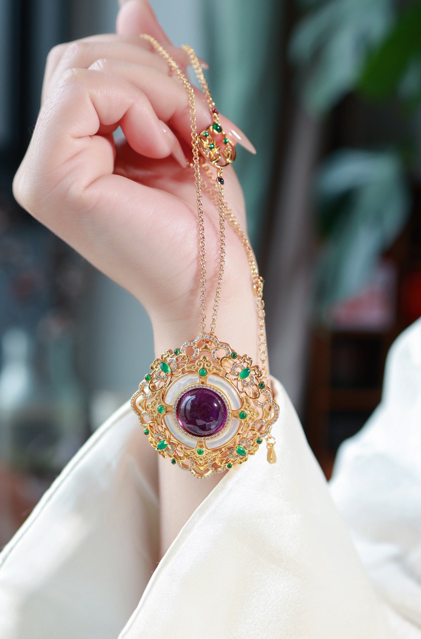 A2244 Beautiful Silver Plated Gilt Gold Inlay Amethyst Pendant