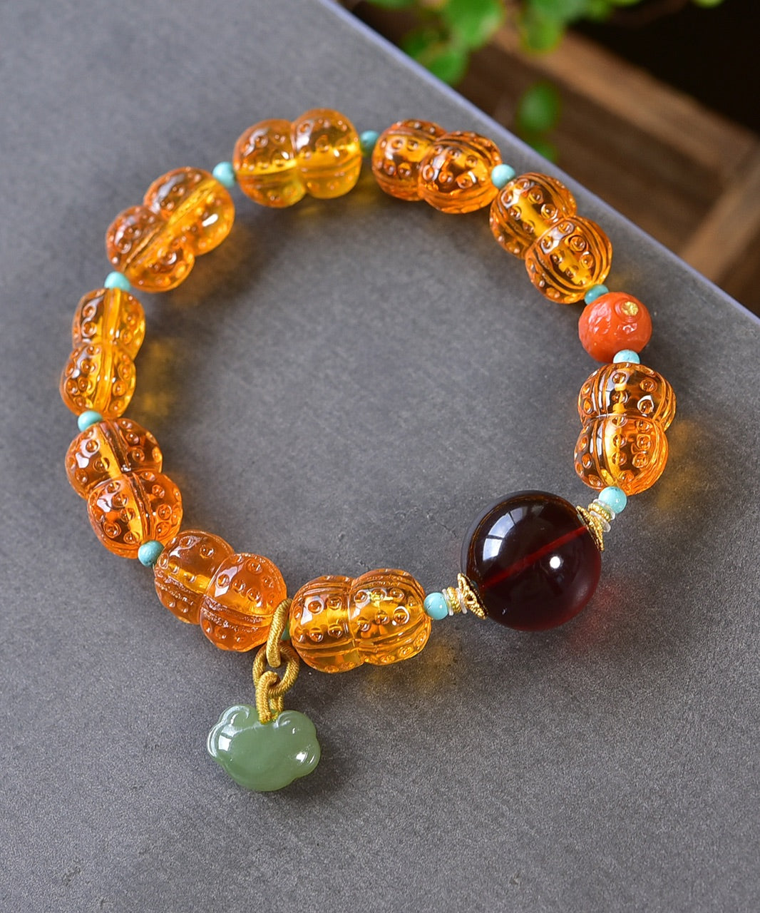 A2251 Hand Woven Beautiful Kimper Carved Peanut Beads Bracelet
