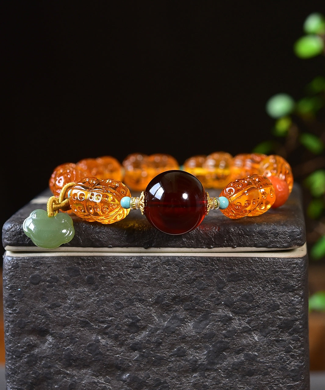 A2251 Hand Woven Beautiful Kimper Carved Peanut Beads Bracelet