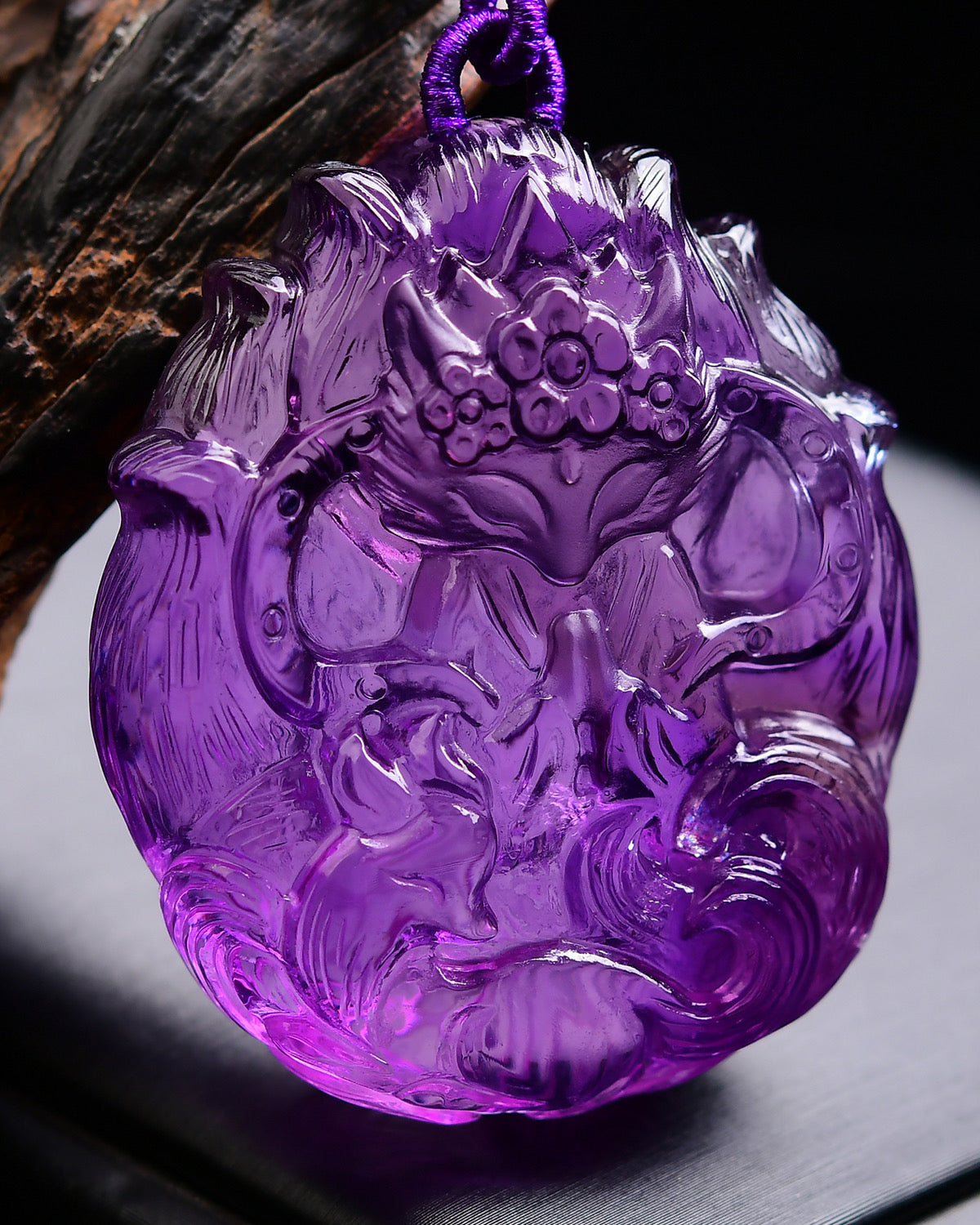 A2258 Exquisite Amethyst Crystal Carved Nine-tailed Fox Pendant