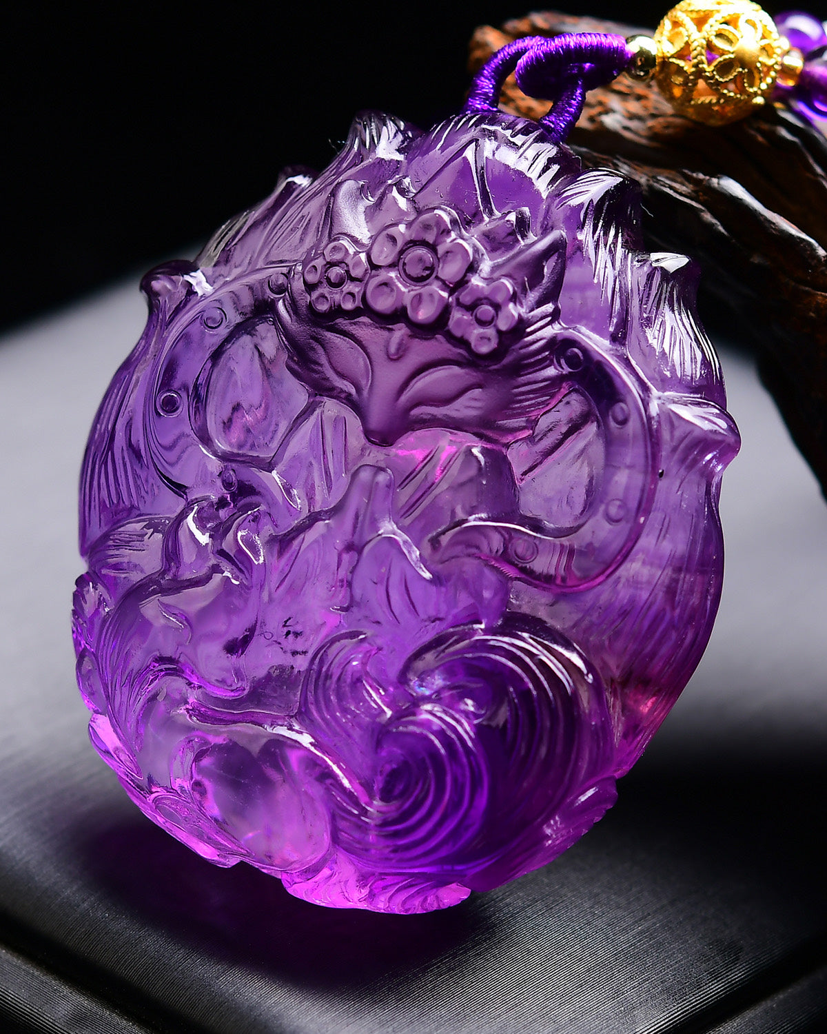 A2258 Exquisite Amethyst Crystal Carved Nine-tailed Fox Pendant