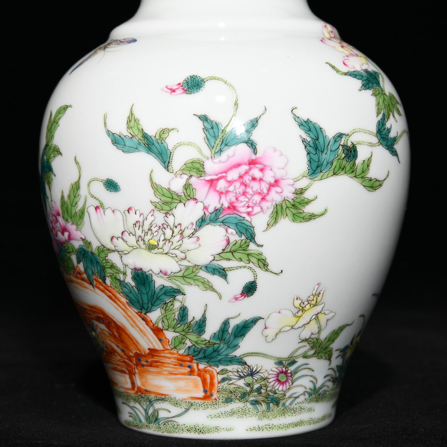 A2290 Chinese Qing Dynasty Famille Rose Flowers Butterfly Design Porcelain Vase