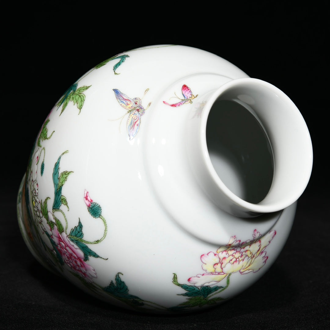 A2290 Chinese Qing Dynasty Famille Rose Flowers Butterfly Design Porcelain Vase