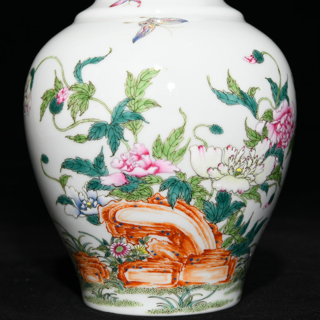 A2290 Chinese Qing Dynasty Famille Rose Flowers Butterfly Design Porcelain Vase