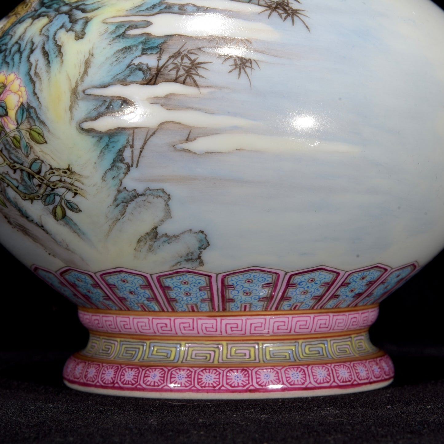 A2299 Chinese Qing Dynasty Gilt Edge Famille Rose Flowers Bird Design Porcelain Vase