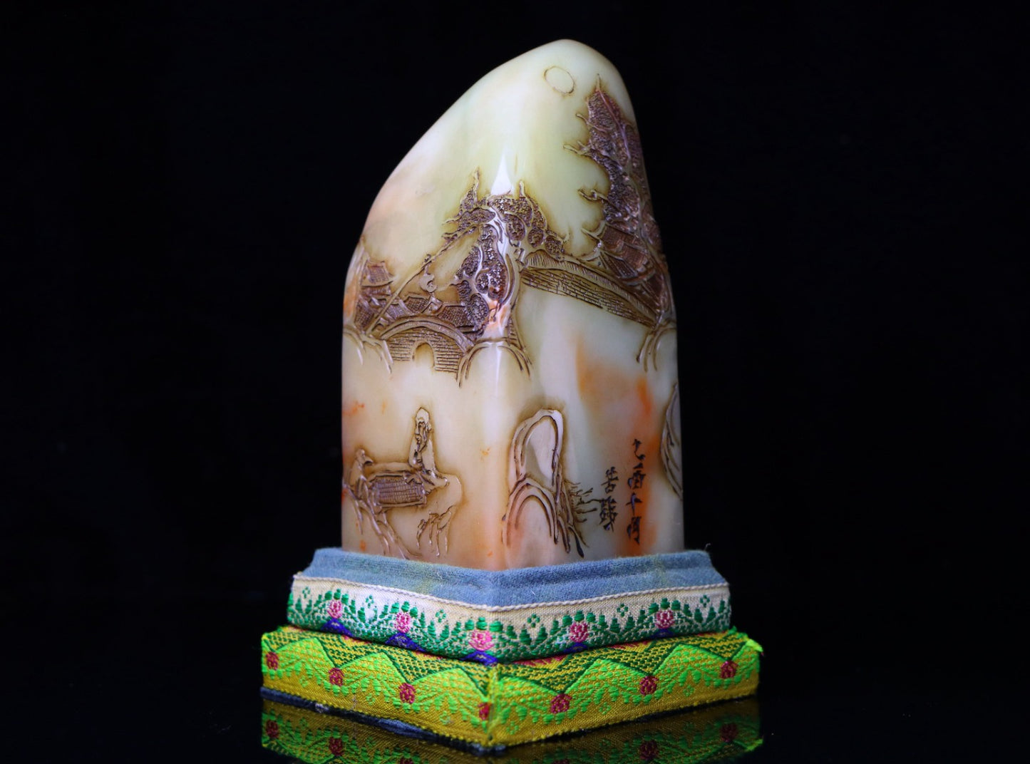 A2306 Vintage Chinese Shoushan Stone Low Relief Figure Design Seal